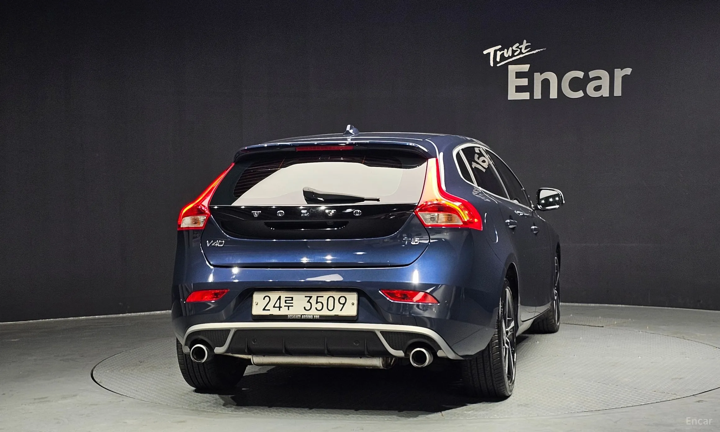 Volvo V40 превью 4
