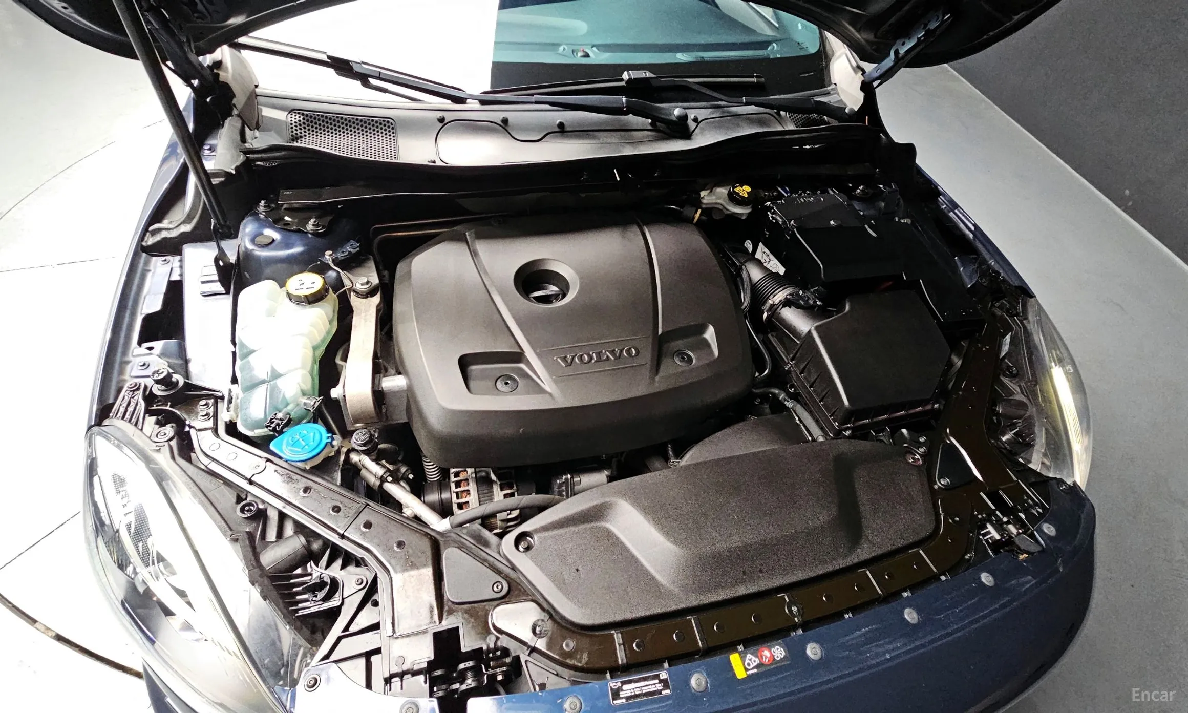 Volvo V40 превью 6