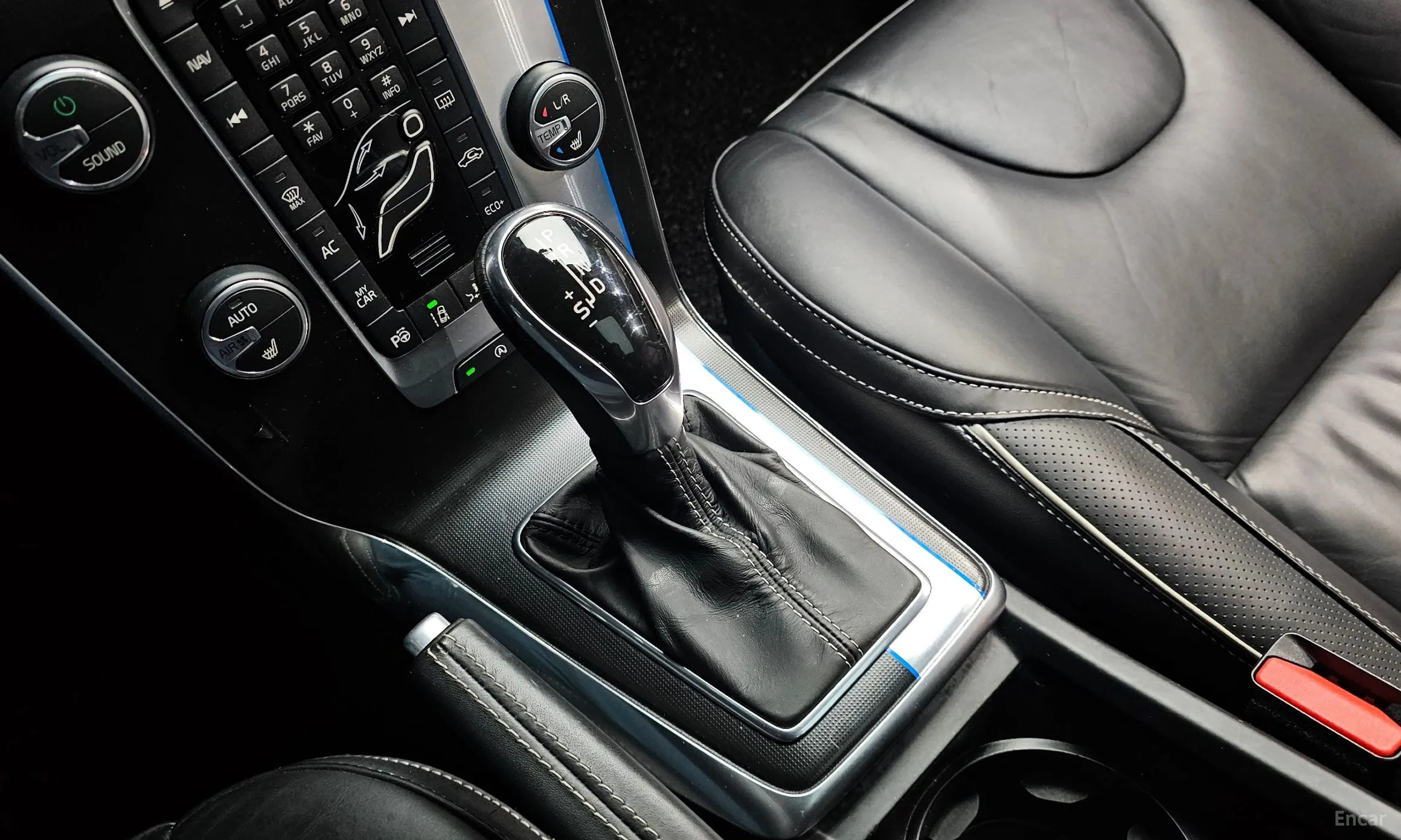 Volvo V40 превью 9