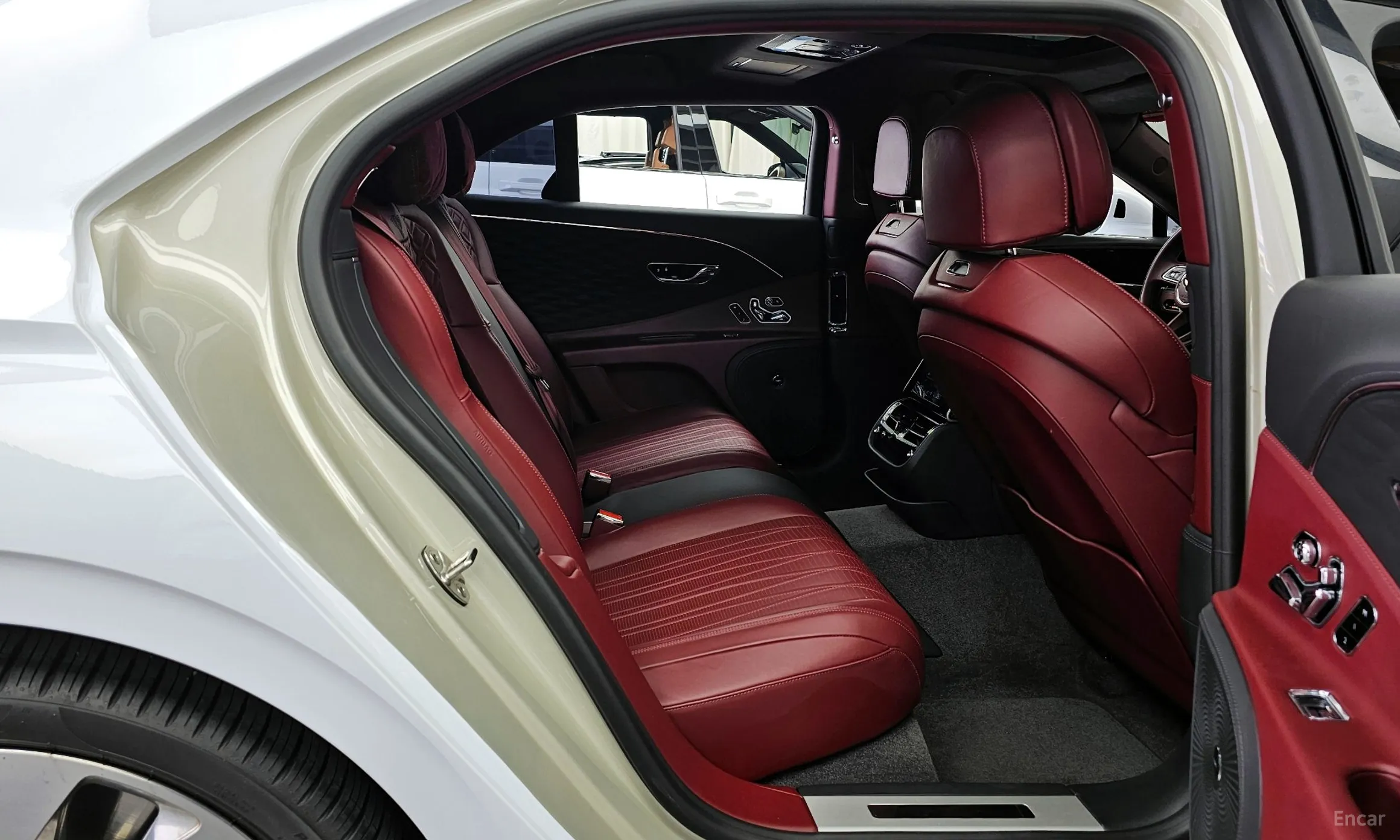 Bentley Flying Spur 3rd Generation превью 12