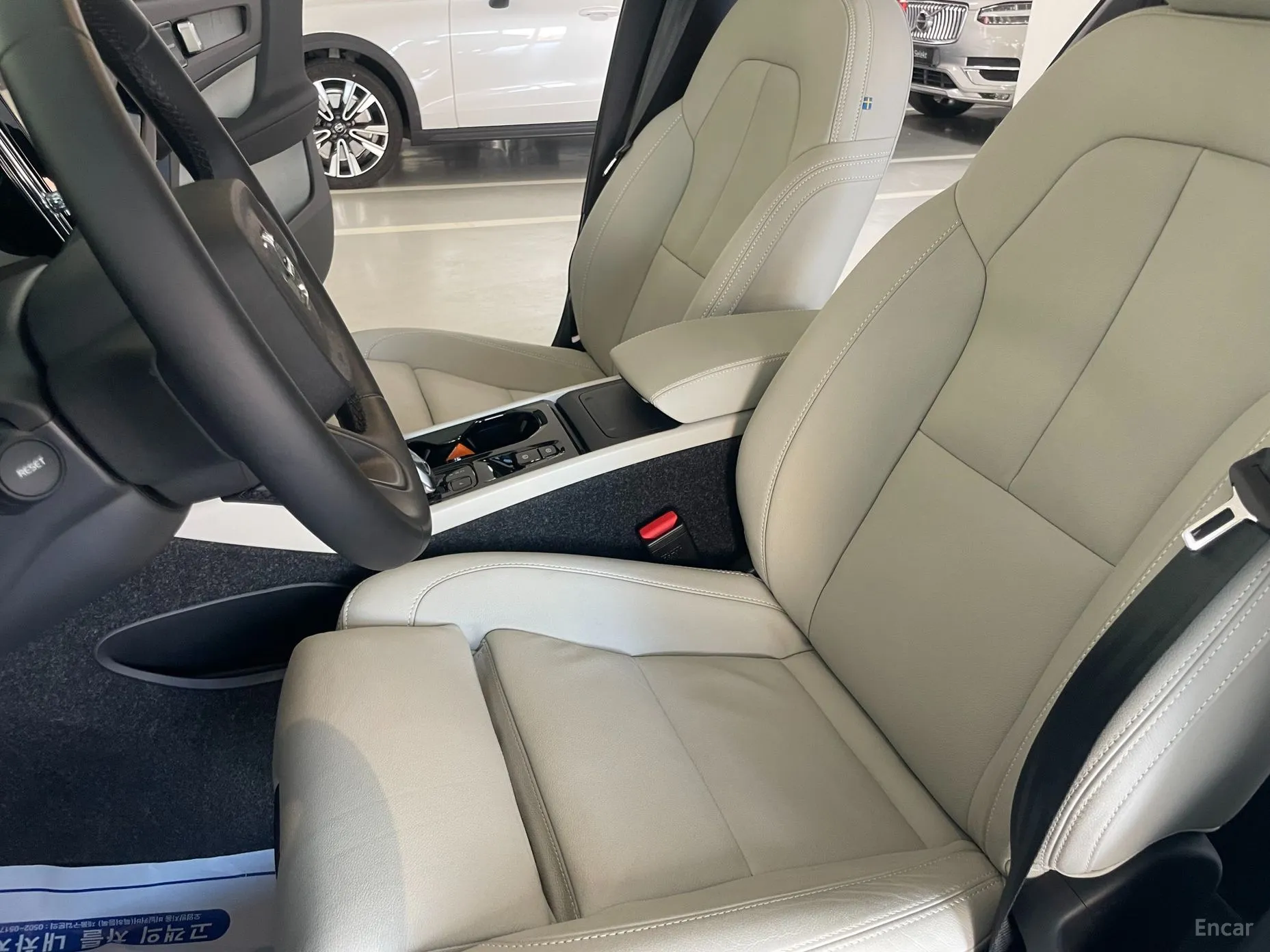 Volvo XC40 превью 10