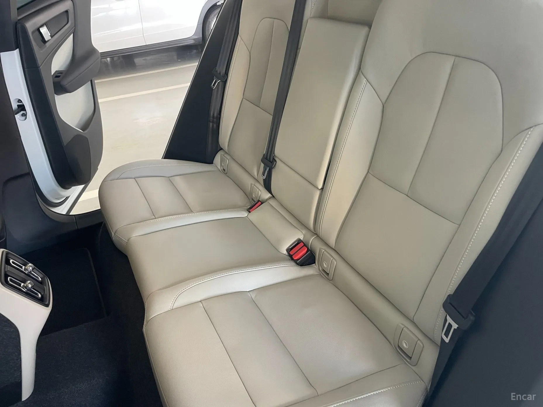 Volvo XC40 превью 11