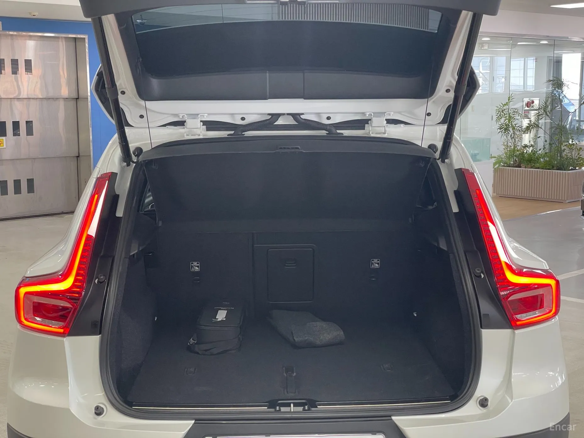 Volvo XC40 превью 12