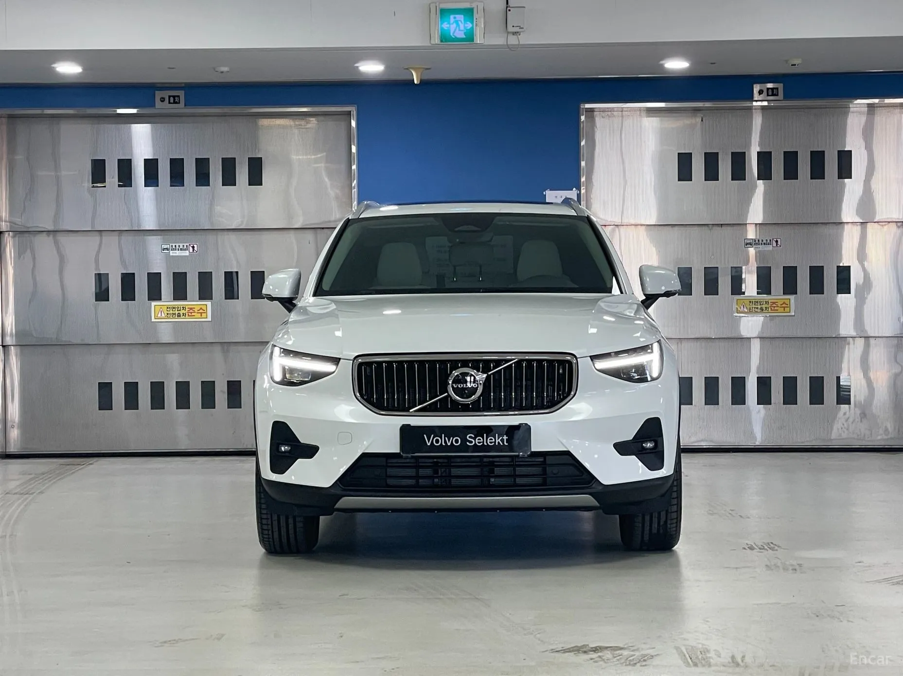 Volvo XC40 превью 3