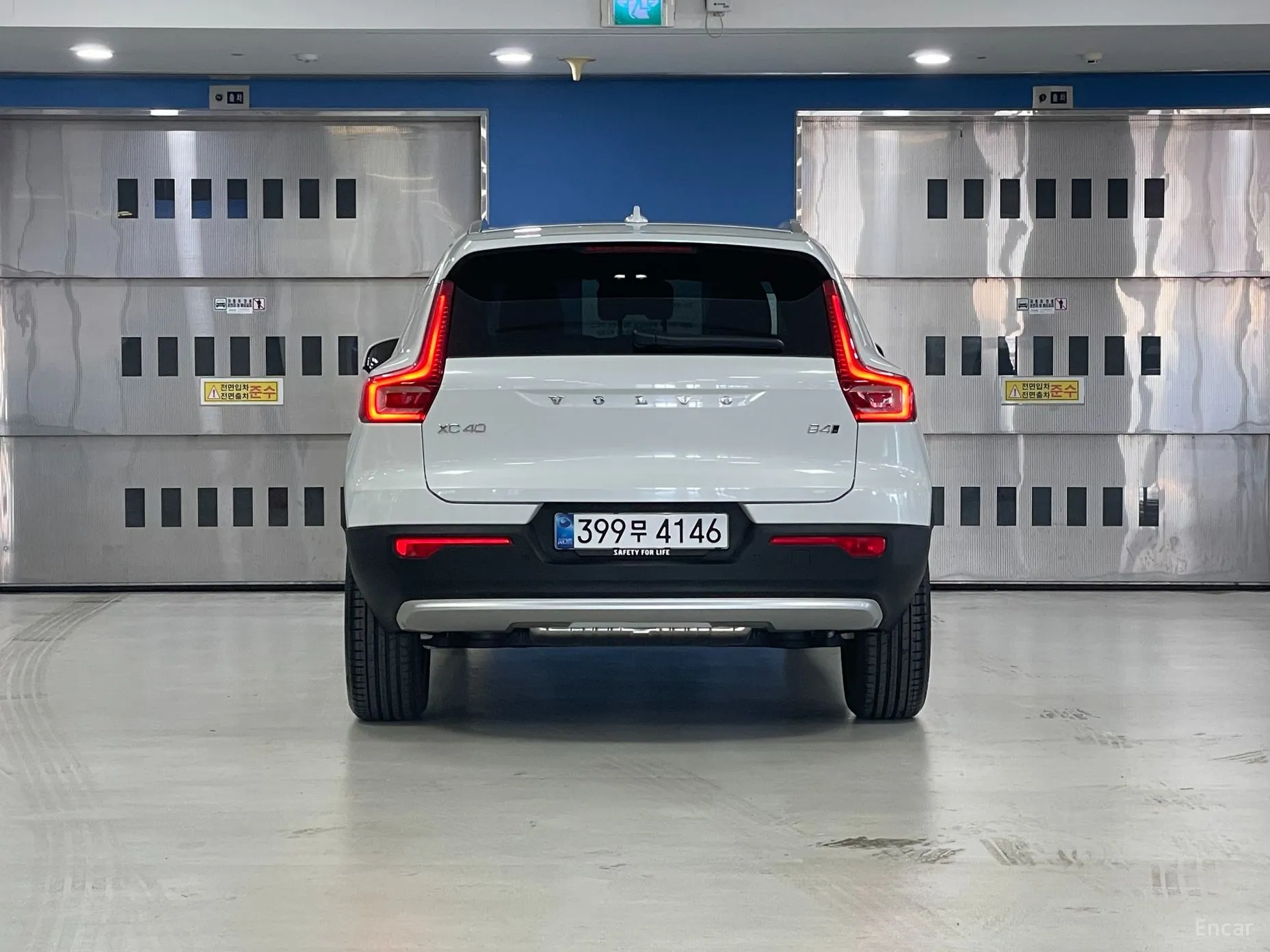 Volvo XC40 превью 4