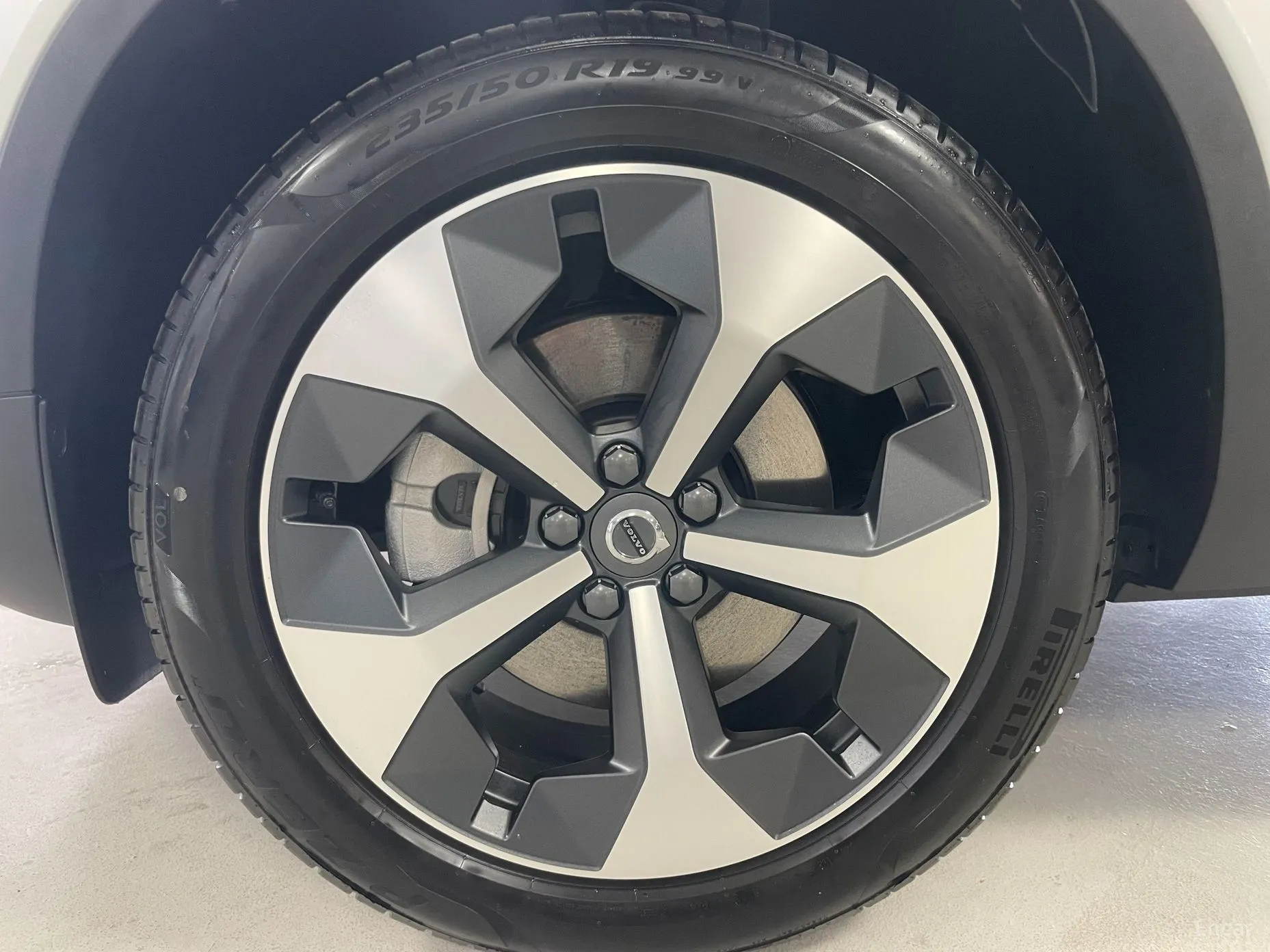 Volvo XC40 превью 5