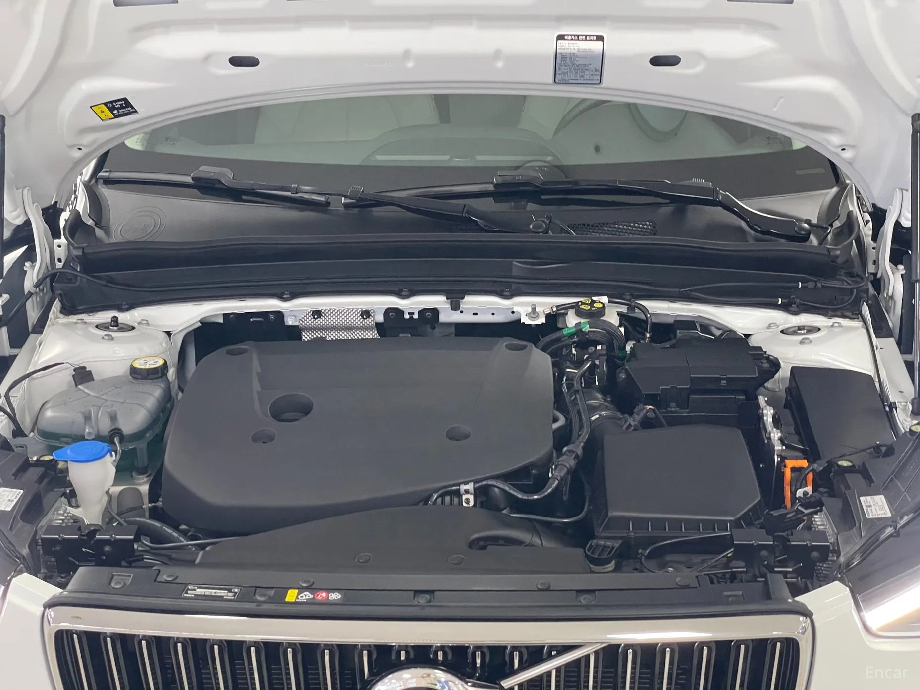 Volvo XC40 превью 6