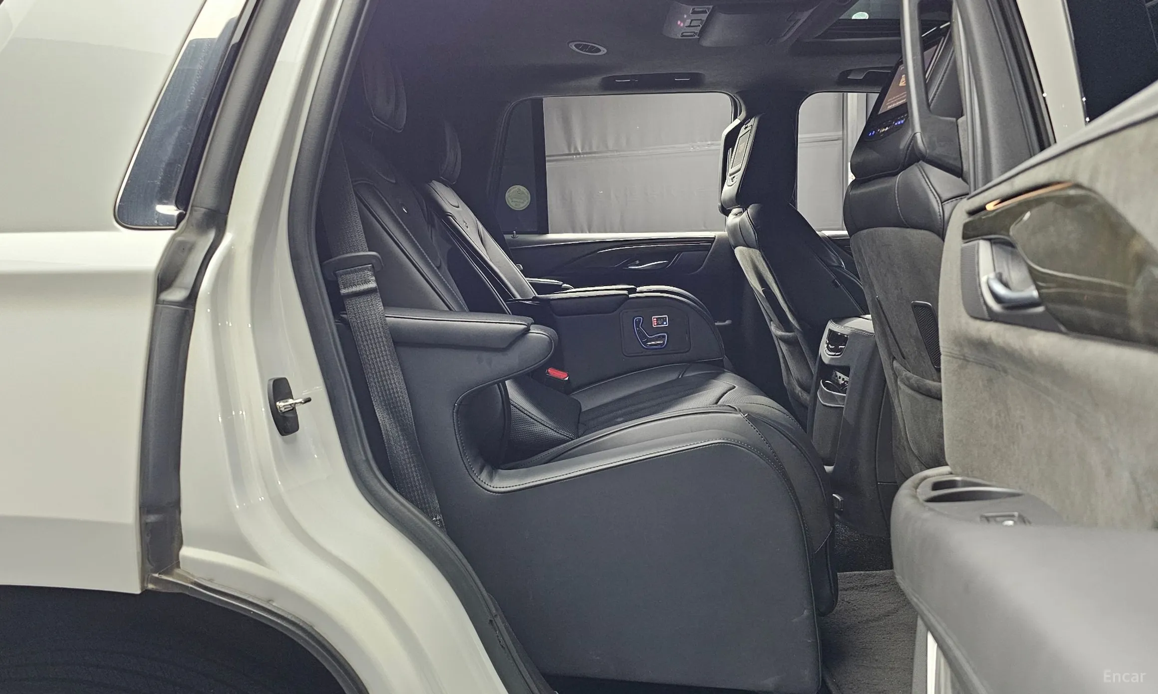 Cadillac Escalade превью 12
