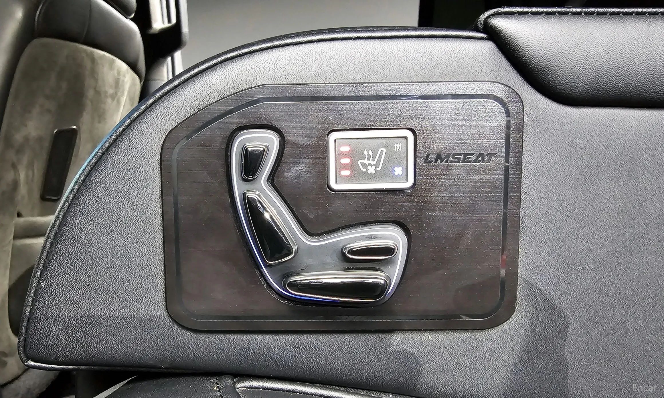 Cadillac Escalade превью 17