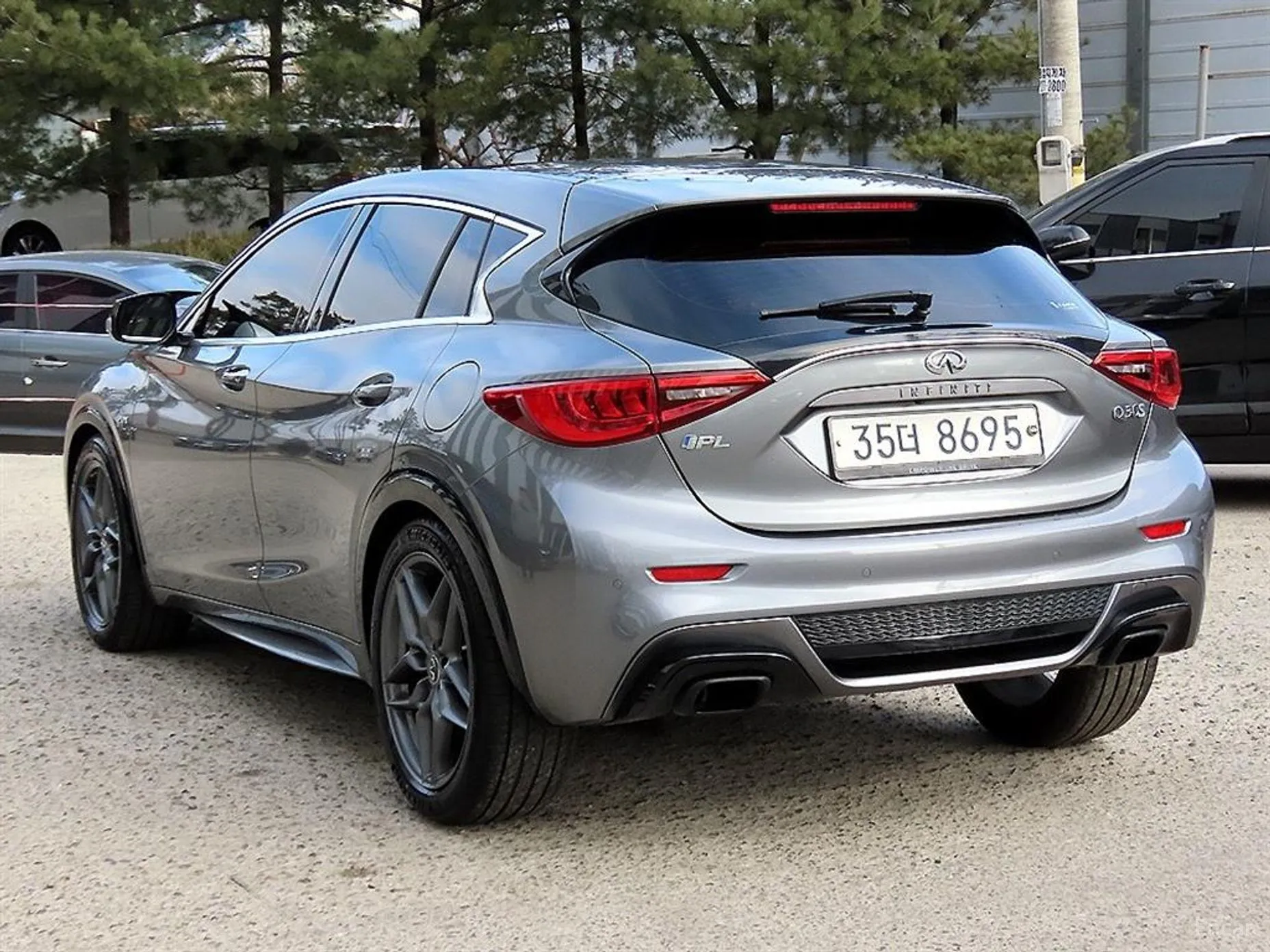 Infiniti Q30 превью 3