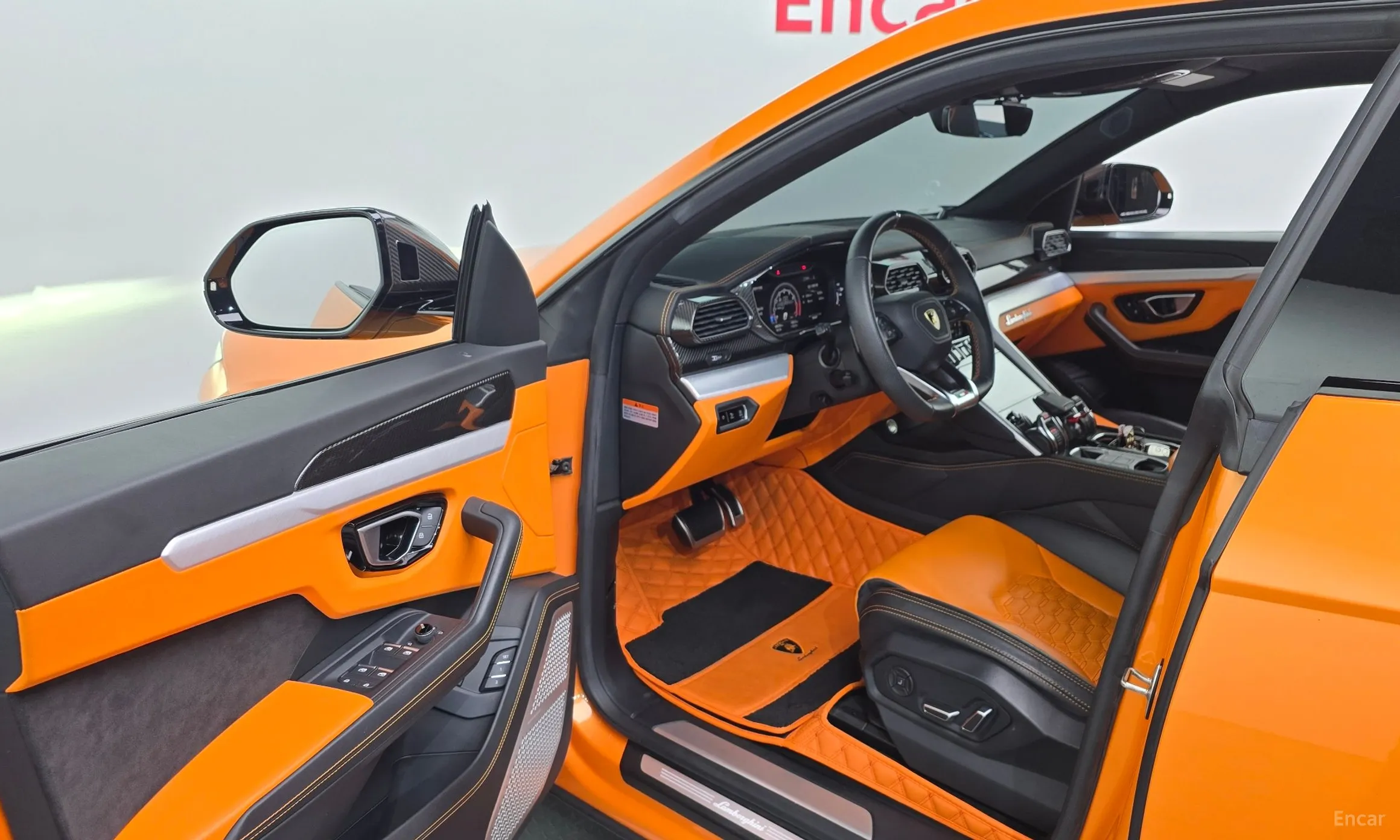 Lamborghini Urus превью 10