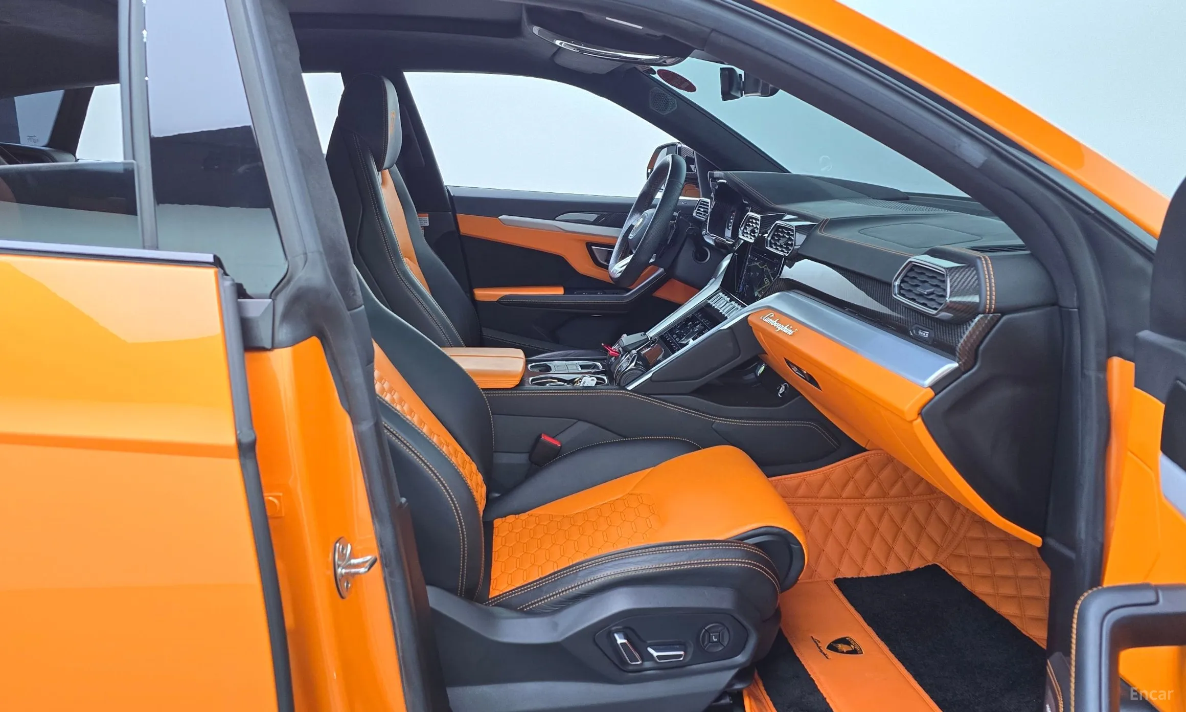Lamborghini Urus превью 11