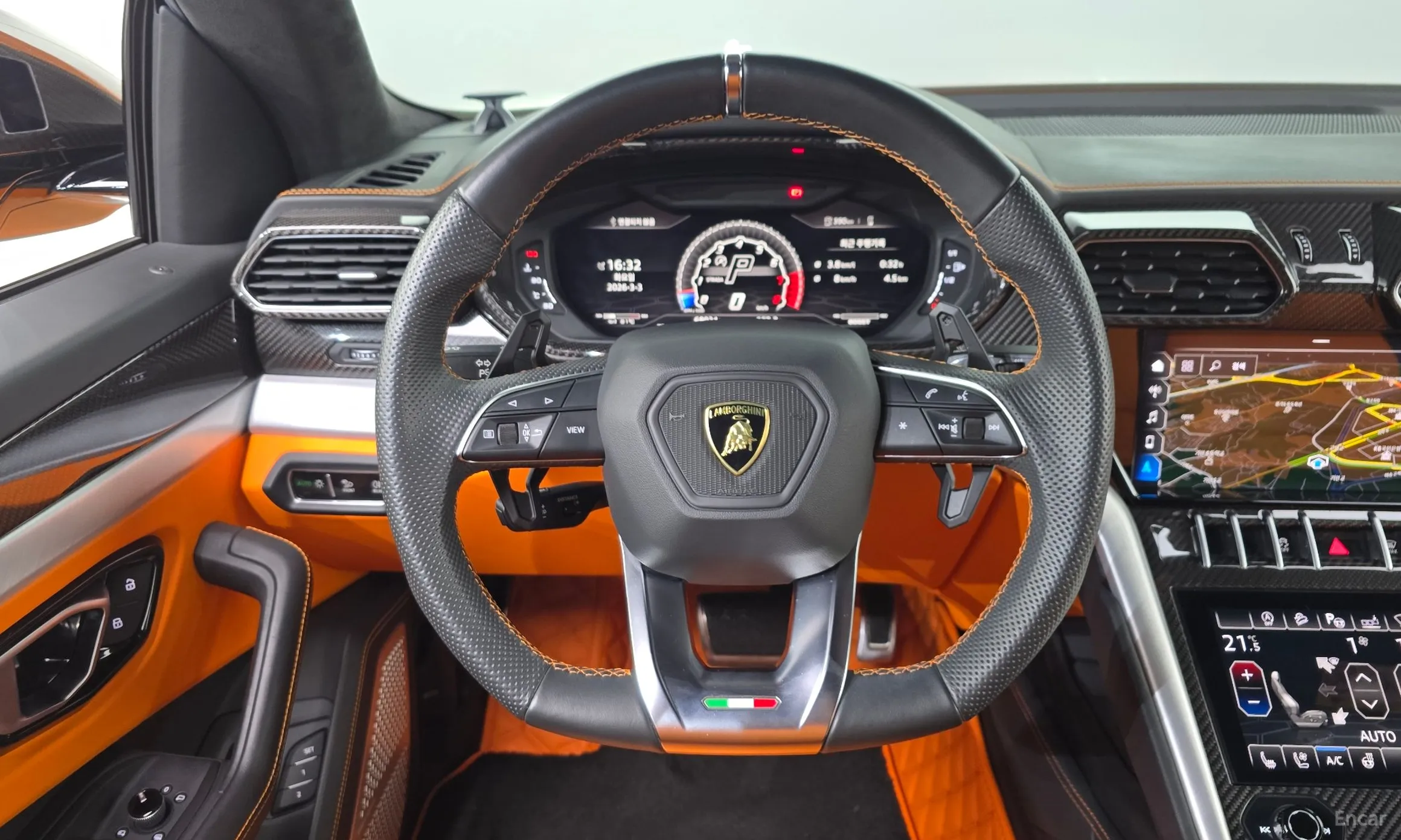 Lamborghini Urus превью 13