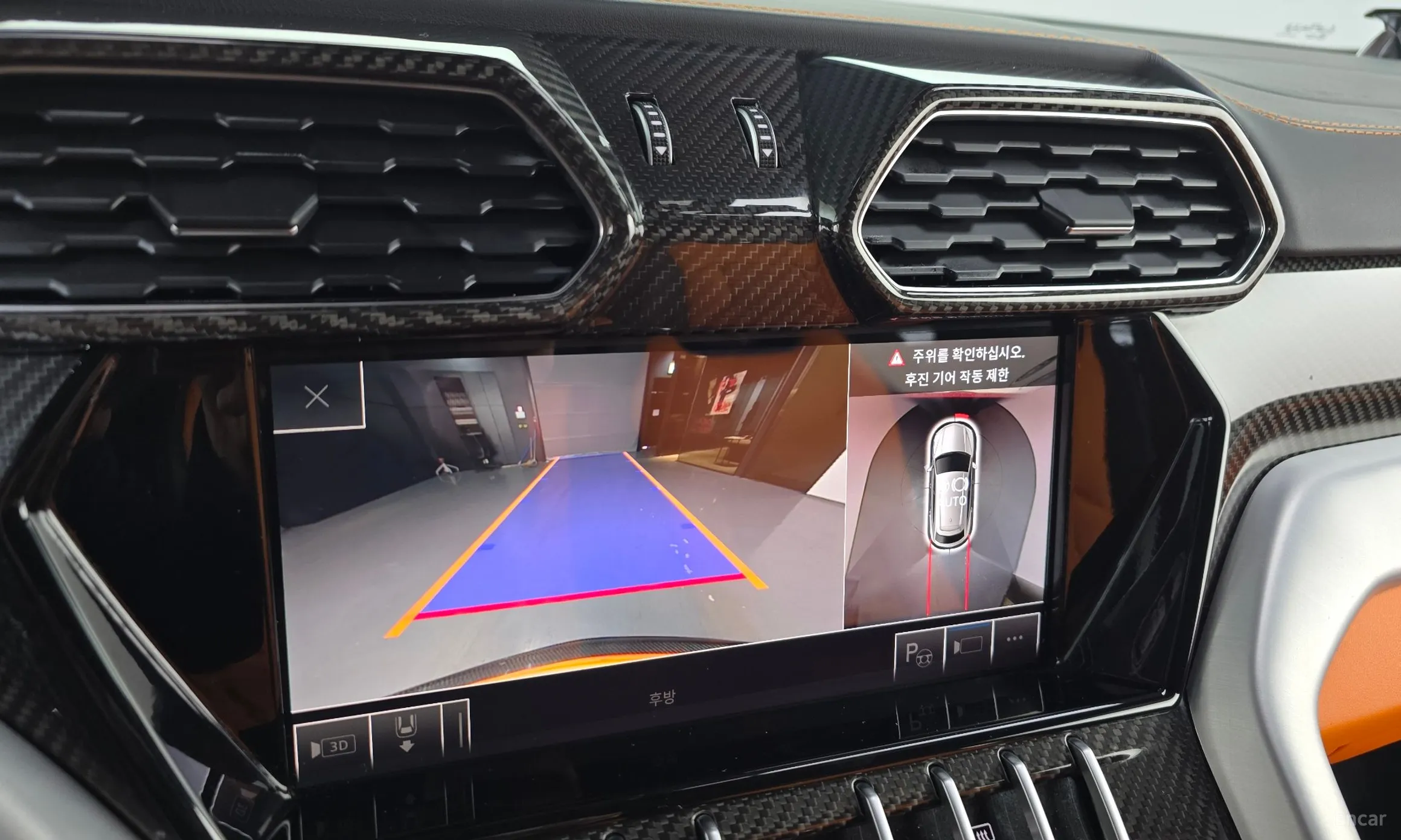 Lamborghini Urus превью 15