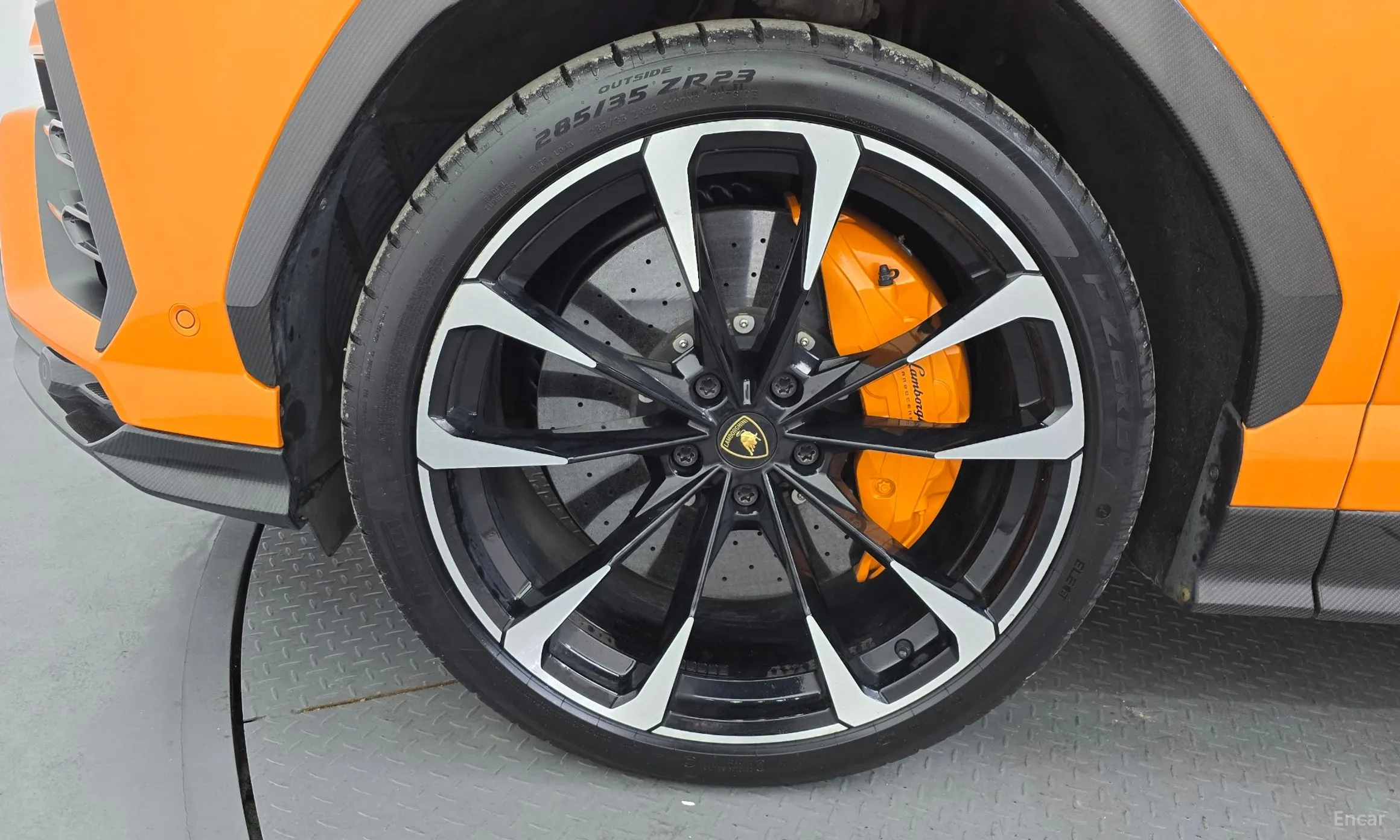 Lamborghini Urus превью 5