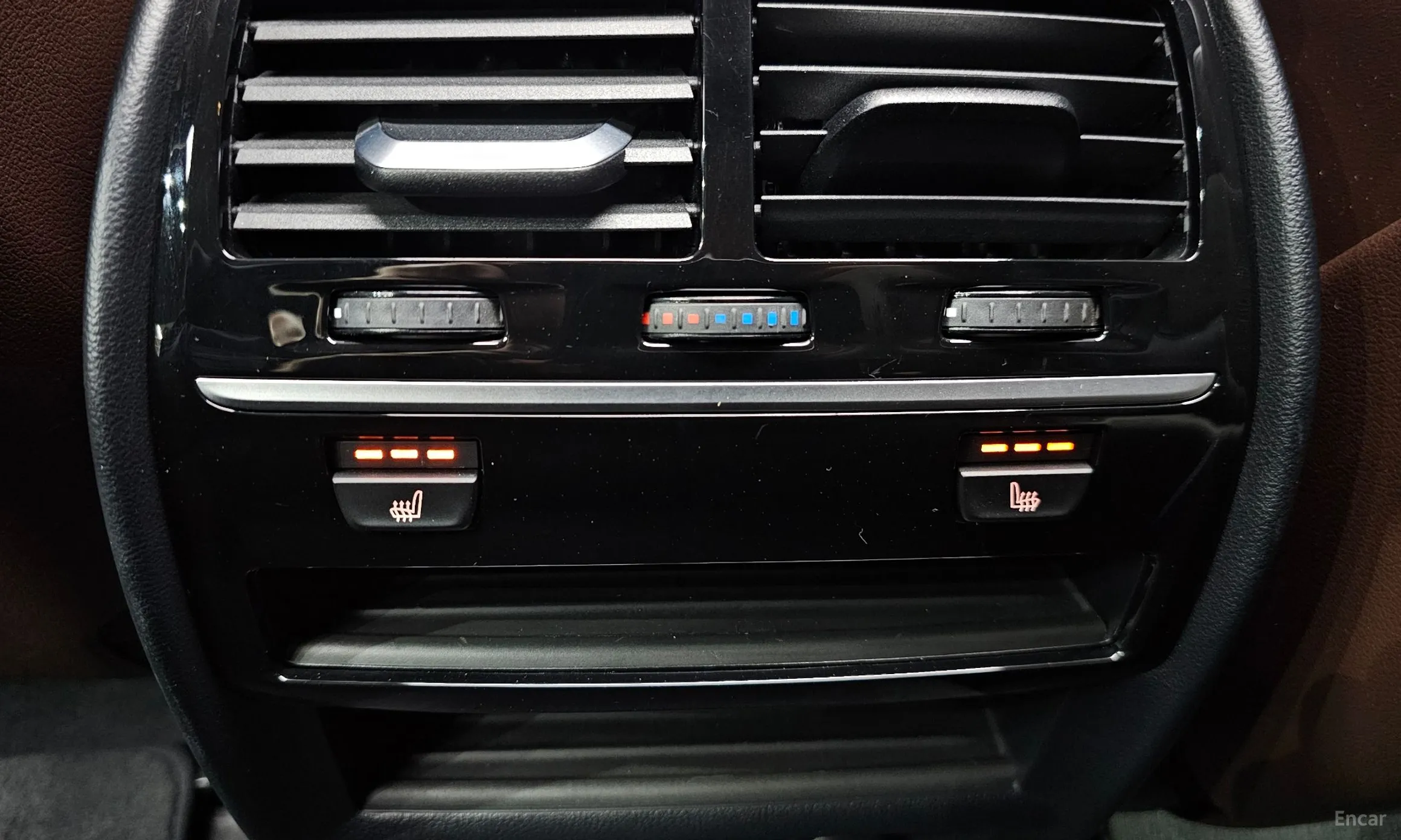 BMW 5 Series (G30) превью 19