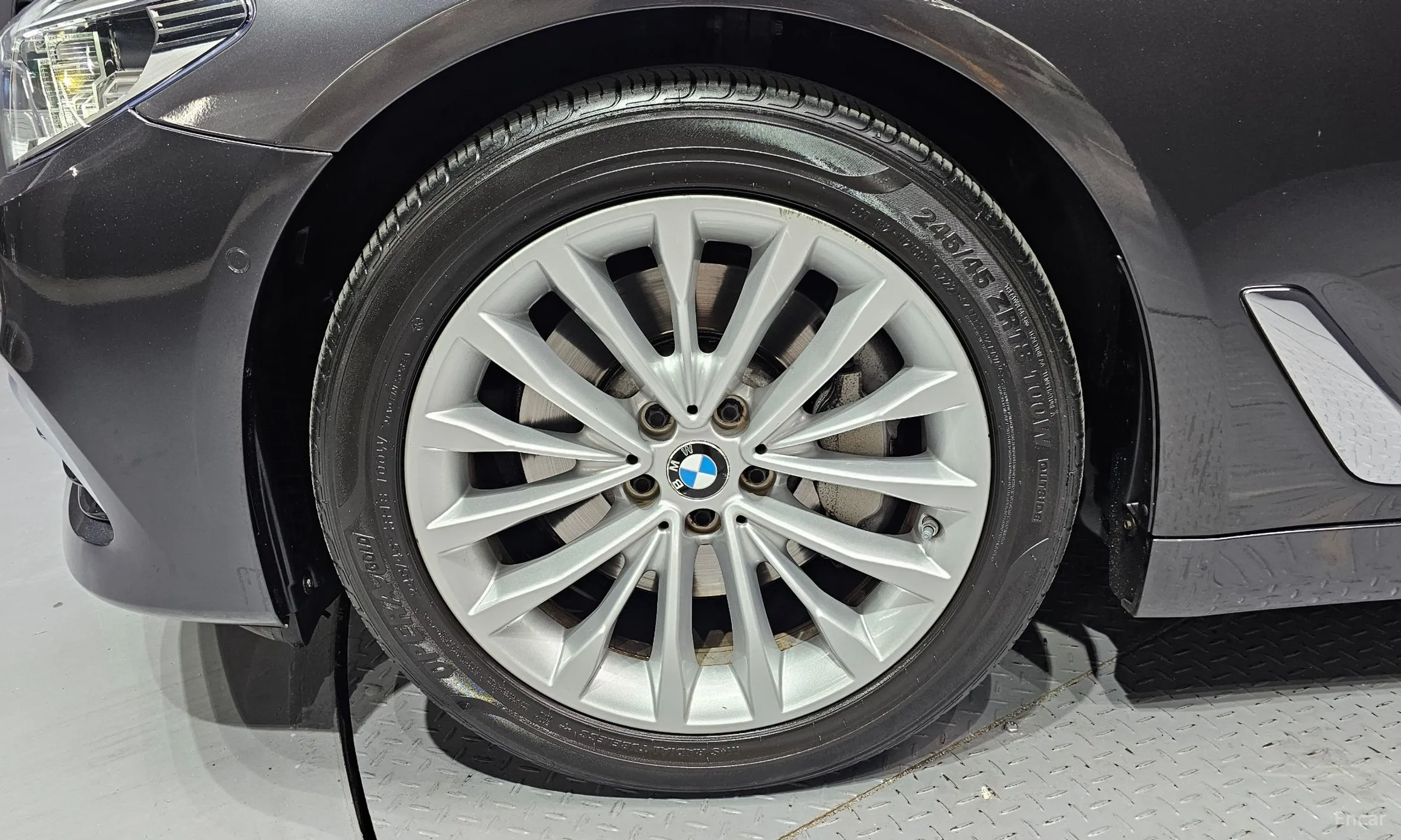 BMW 5 Series (G30) превью 5