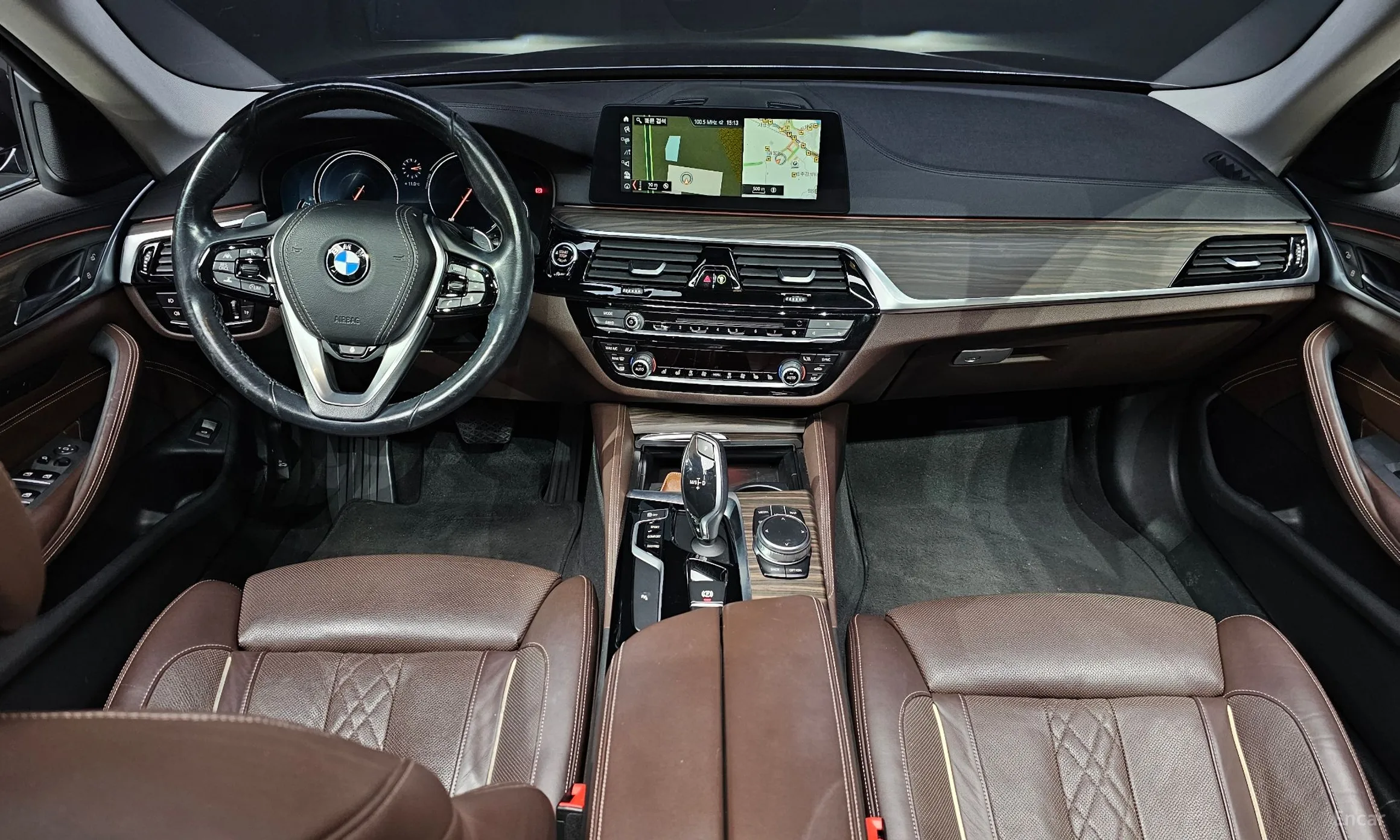 BMW 5 Series (G30) превью 7