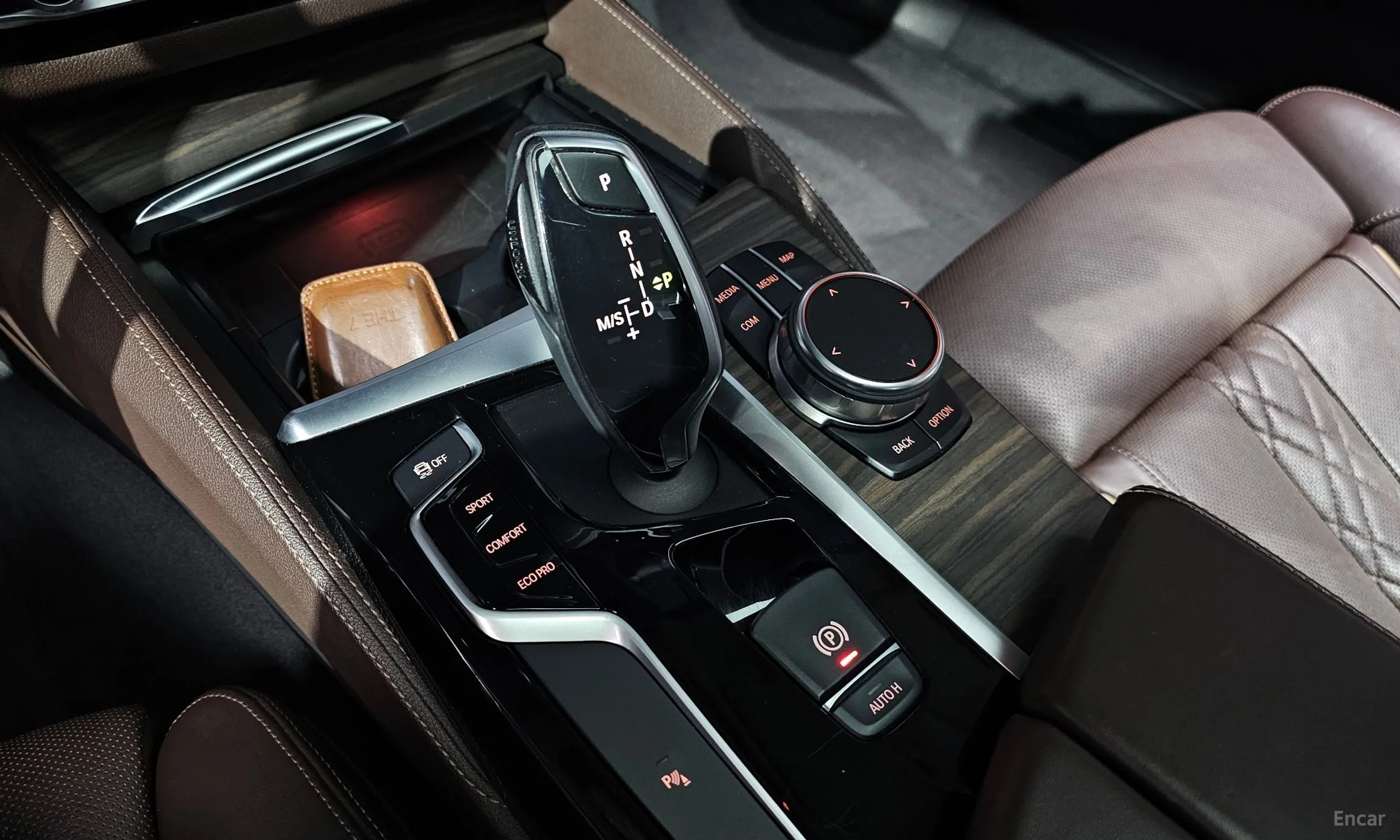 BMW 5 Series (G30) превью 9