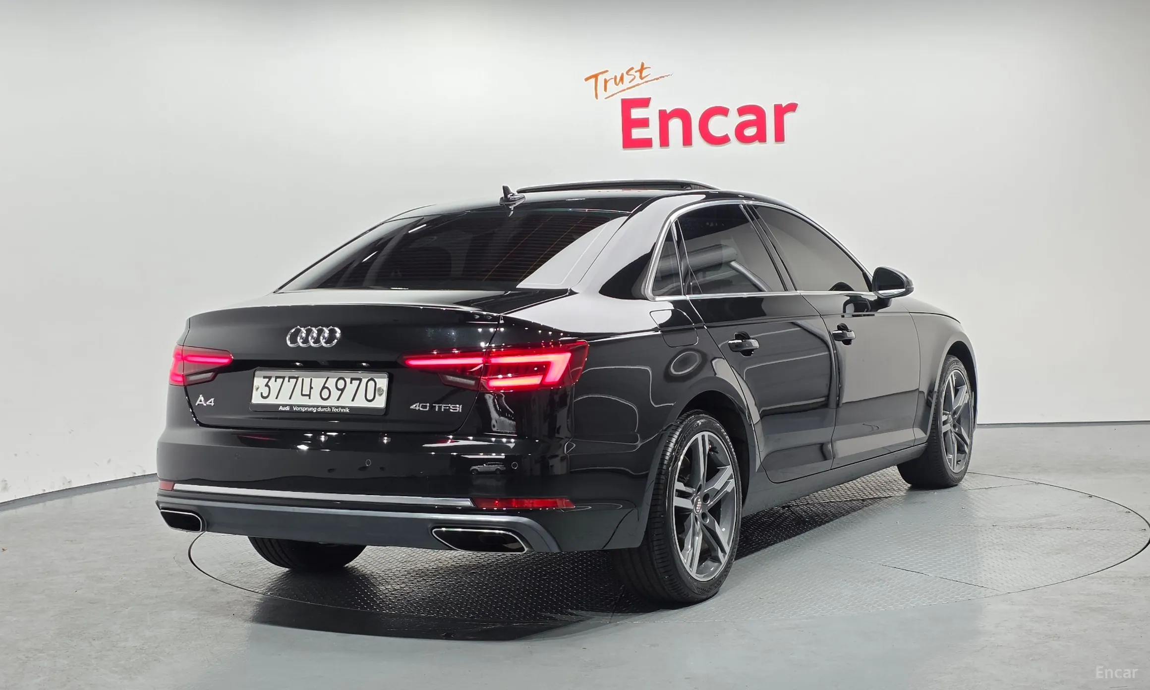 Audi A4 (B9)