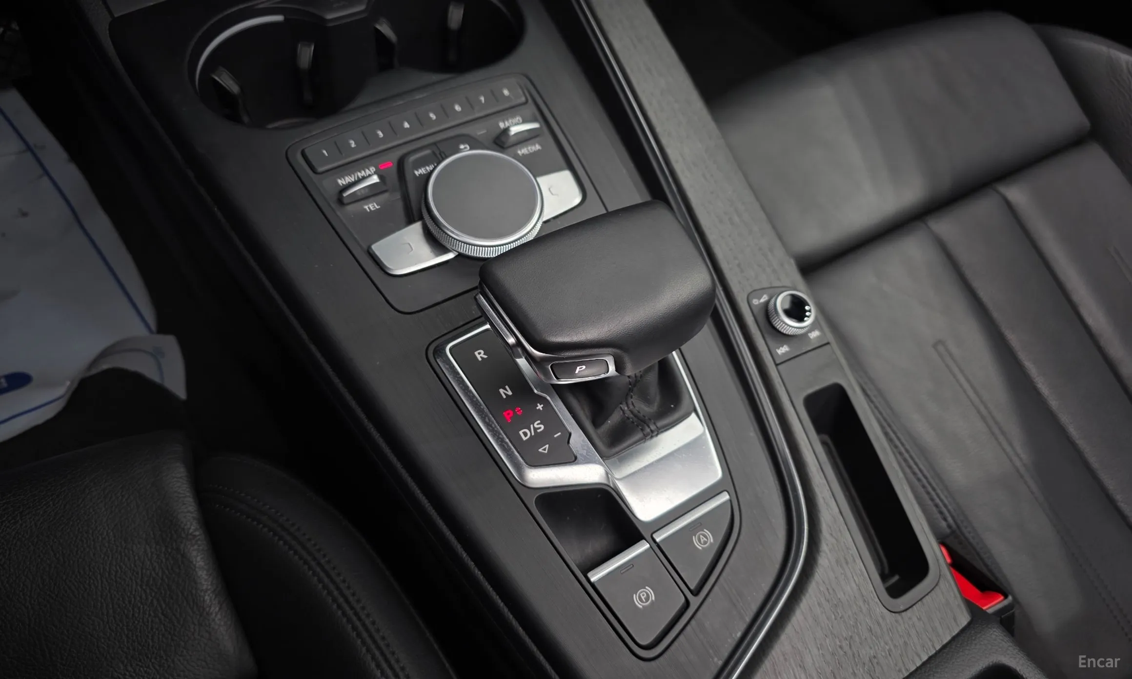 Audi A4 (B9) превью 9