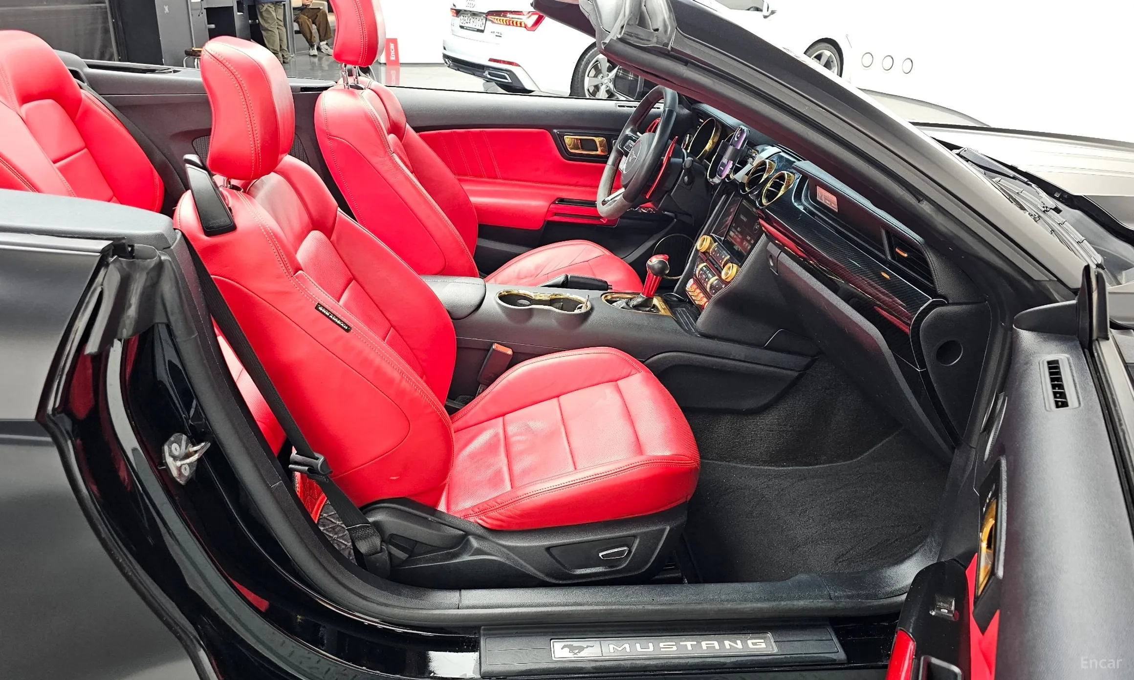 Ford Mustang превью 10