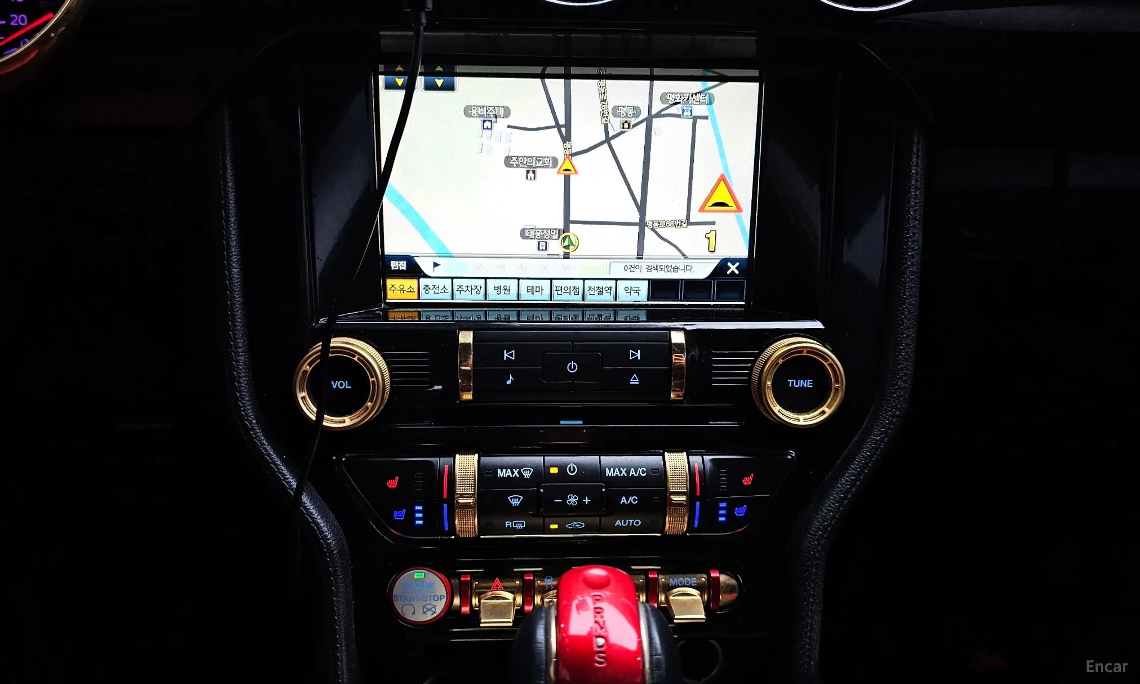 Ford Mustang превью 14