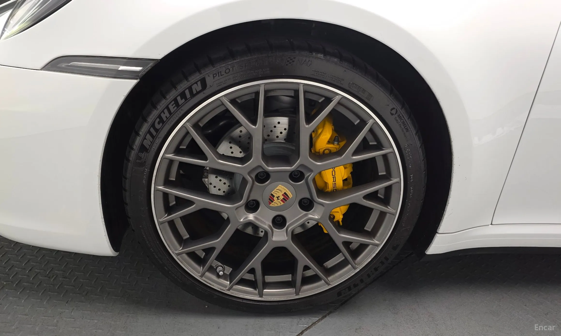 Porsche 911 (992) превью 5