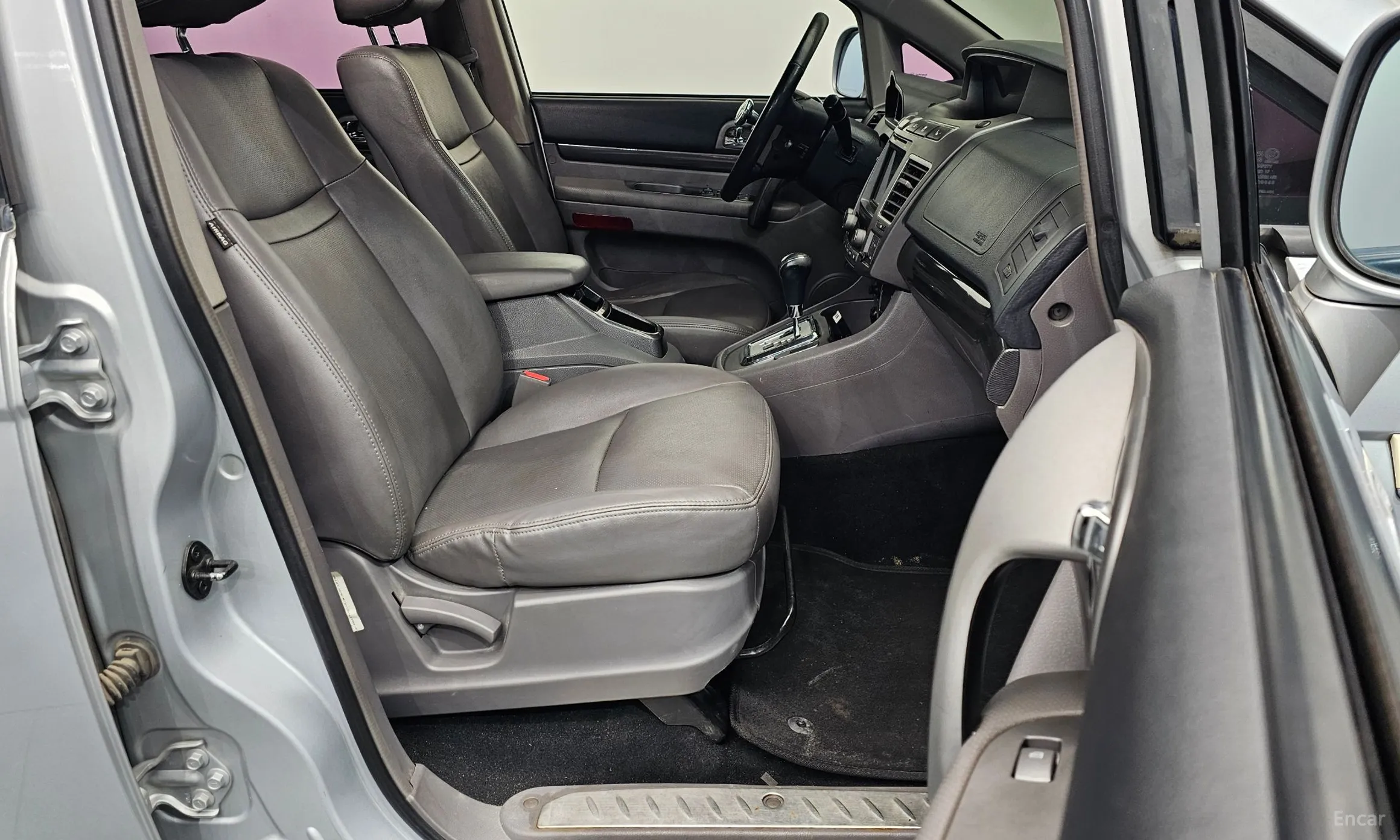 KG Mobility (SsangYong) Korando Turismo превью 10