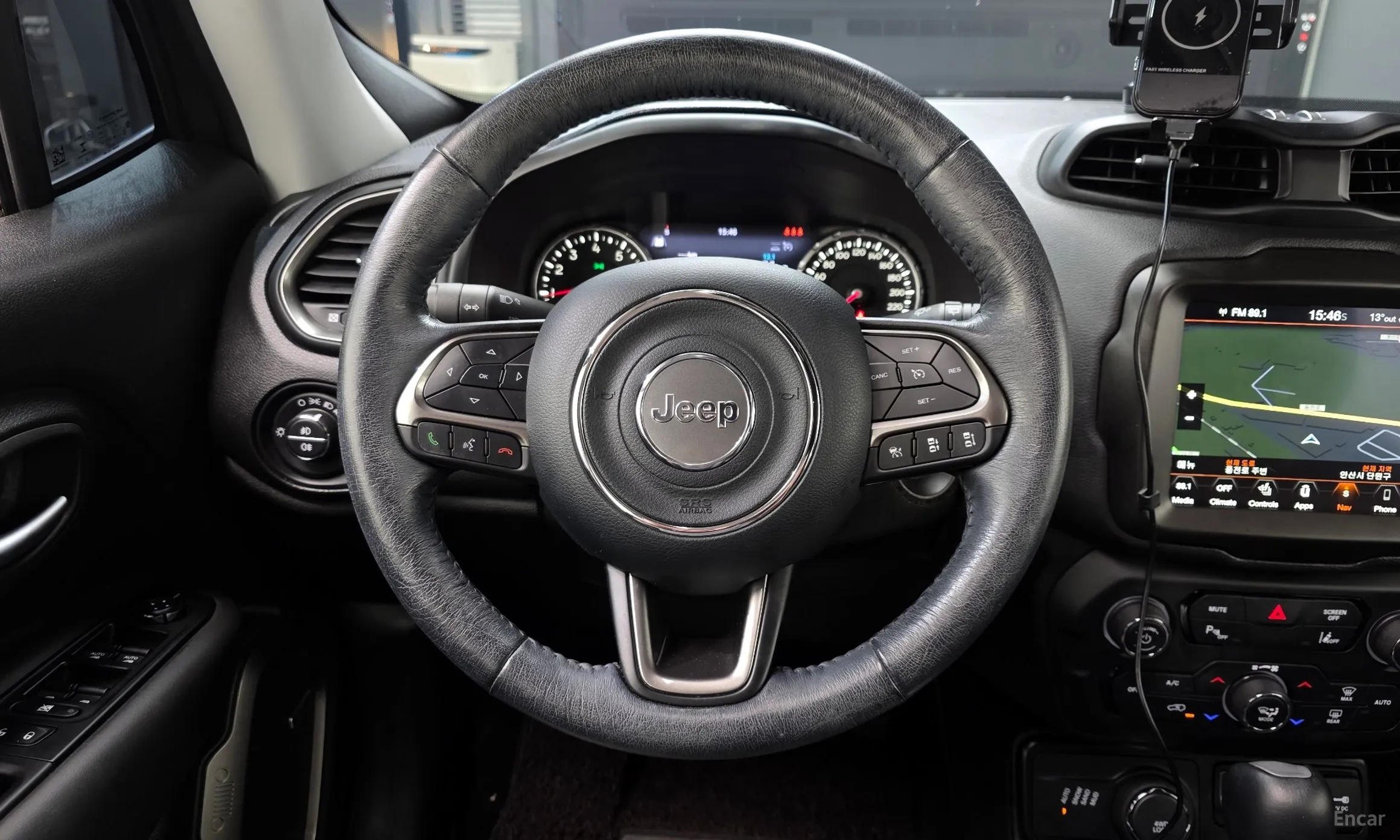 Jeep Renegade превью 13