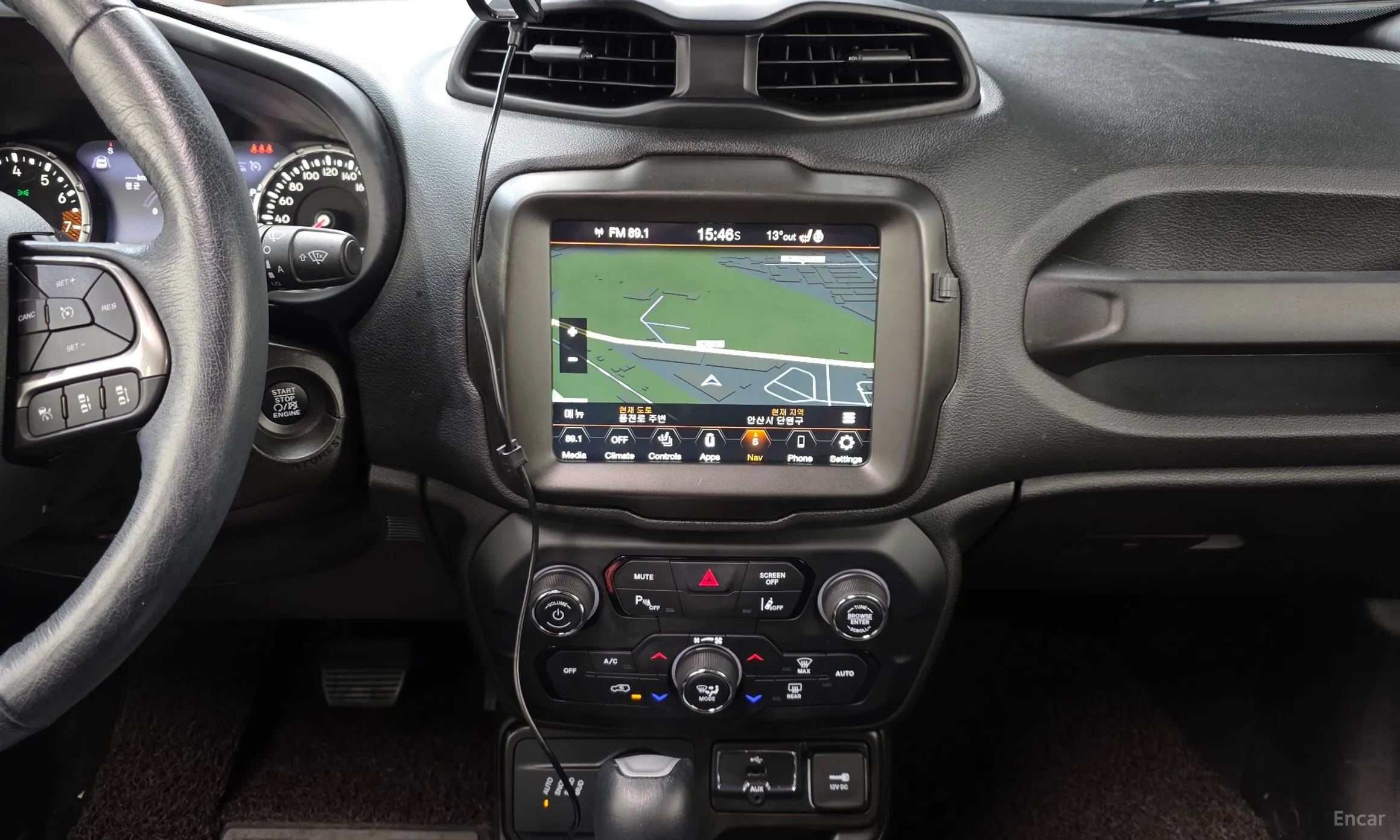 Jeep Renegade превью 17