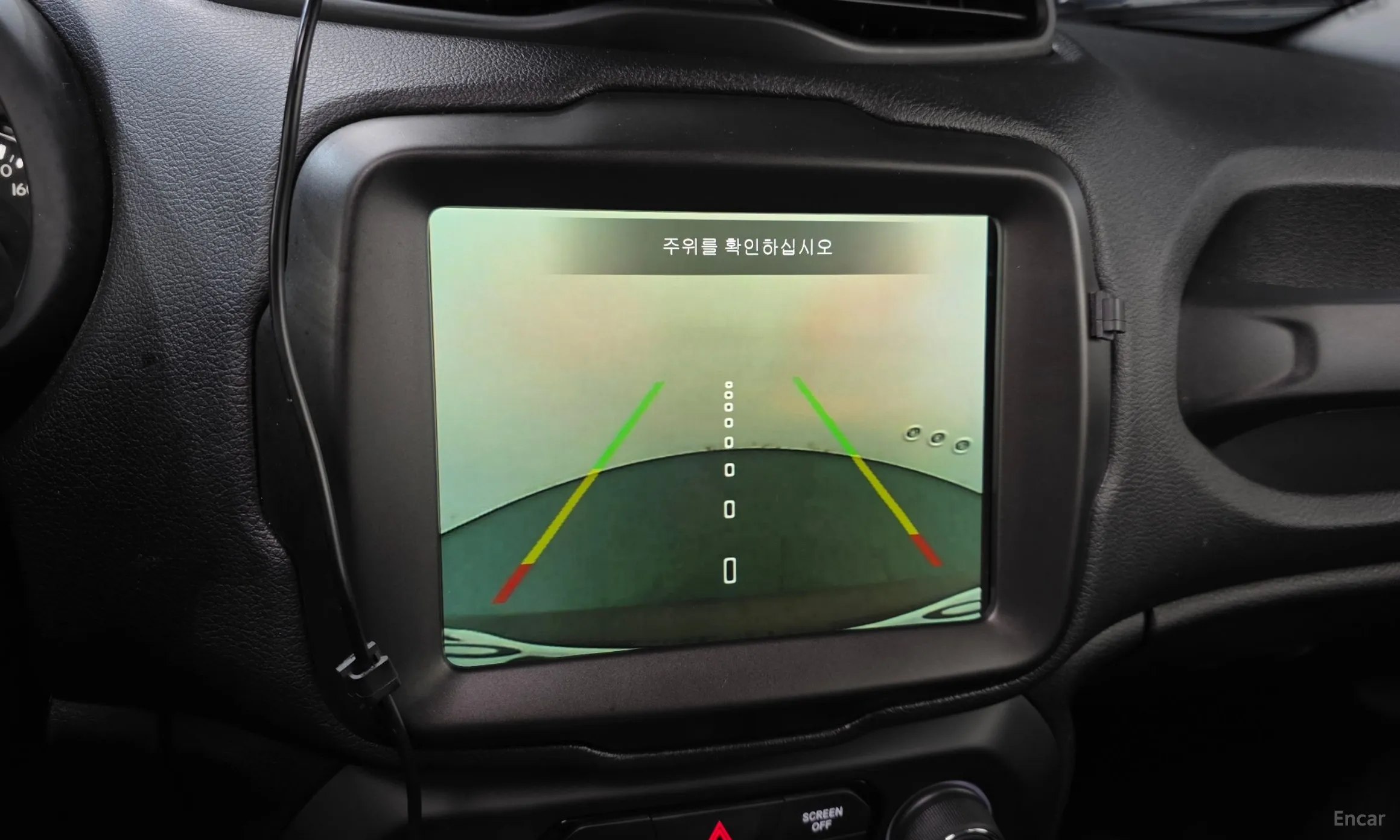 Jeep Renegade превью 18
