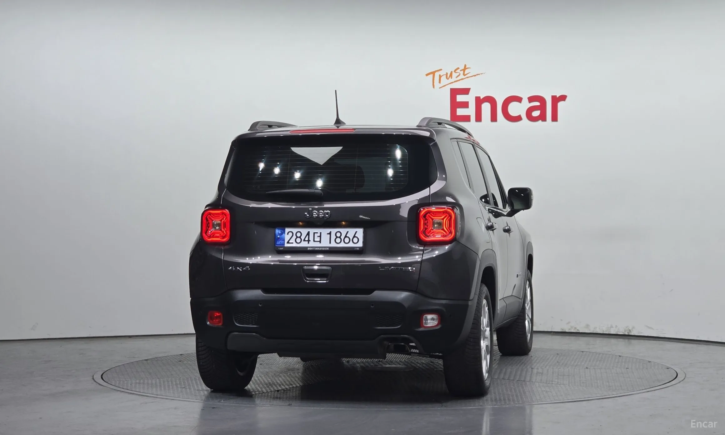 Jeep Renegade превью 4