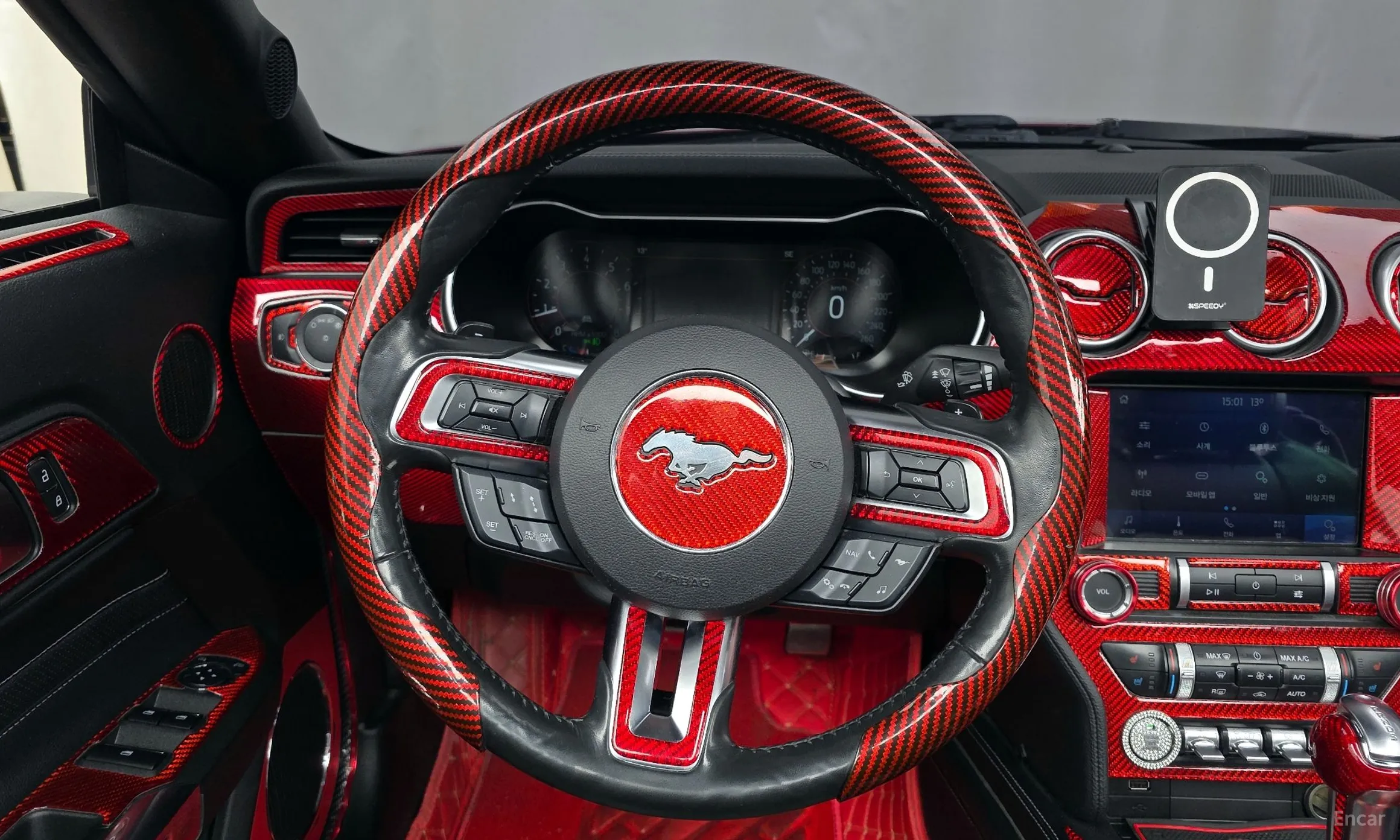 Ford Mustang превью 13