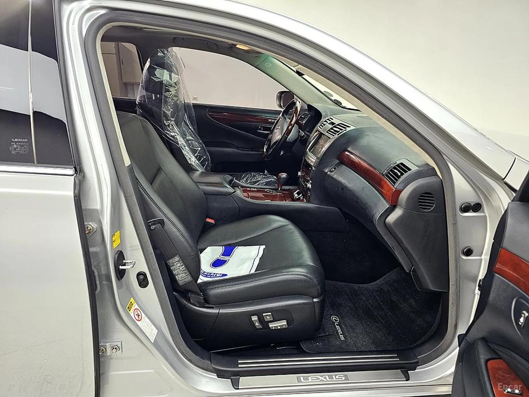 Lexus LS460L превью 11