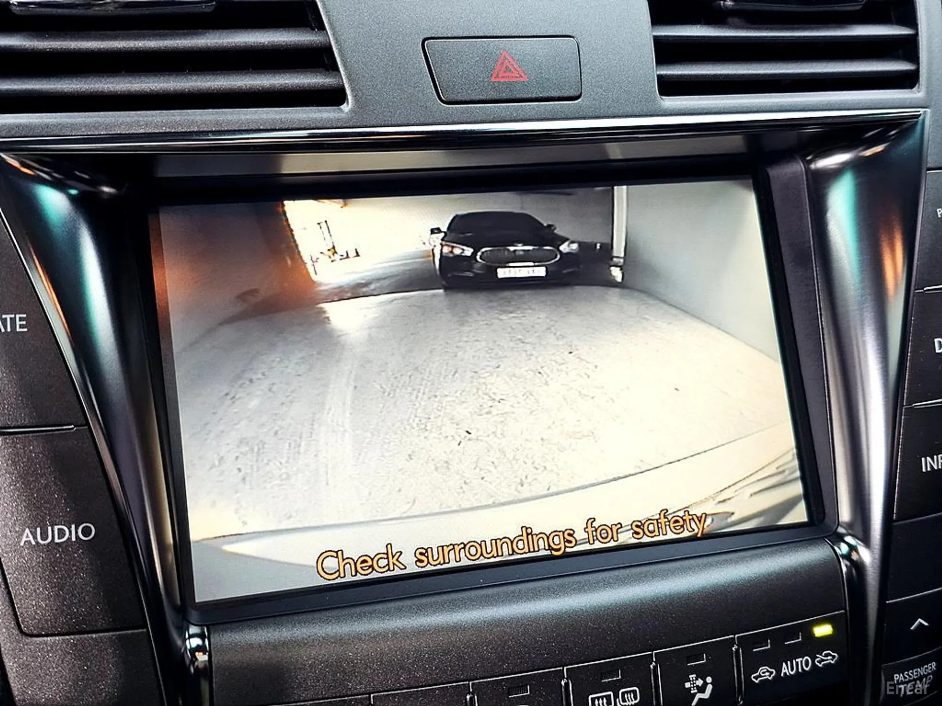 Lexus LS460L превью 14