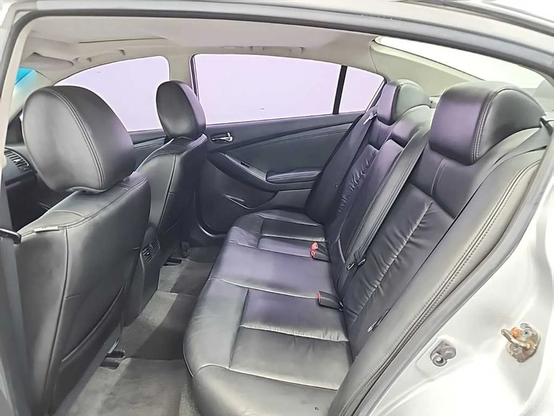 Nissan Altima превью 12
