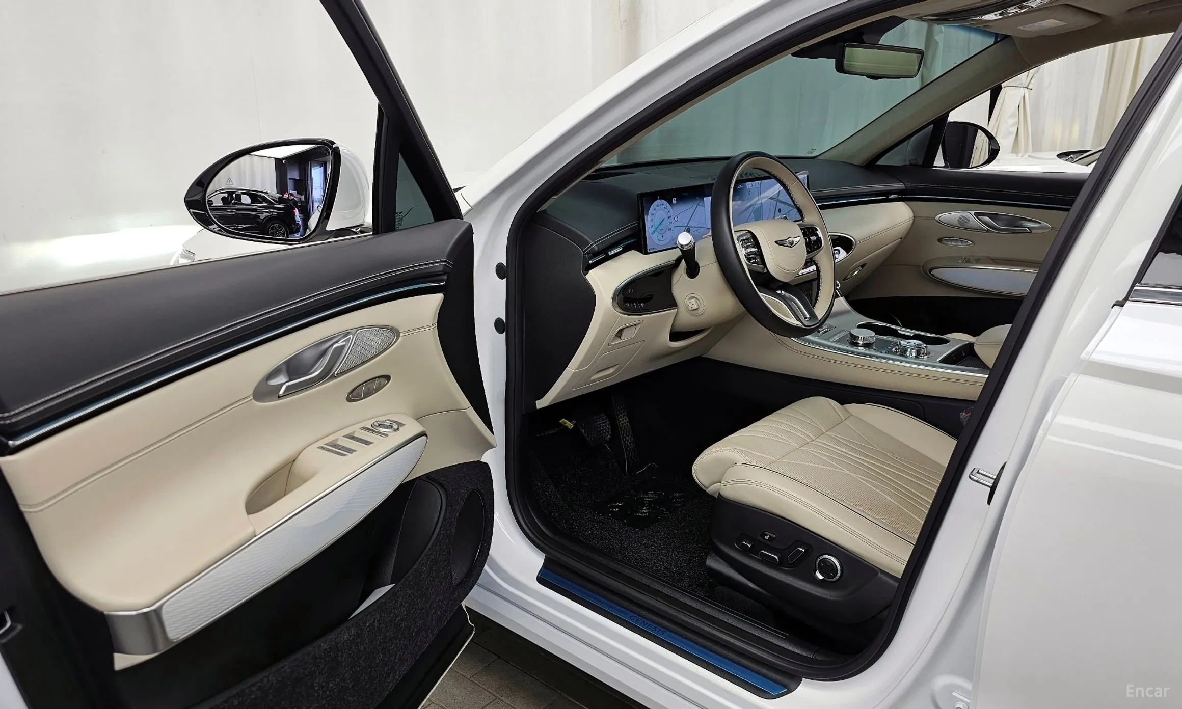 Genesis GV70 превью 10