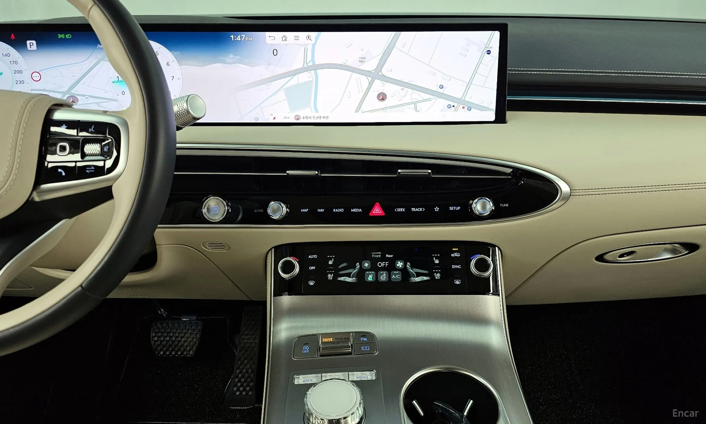 Genesis GV70 превью 14