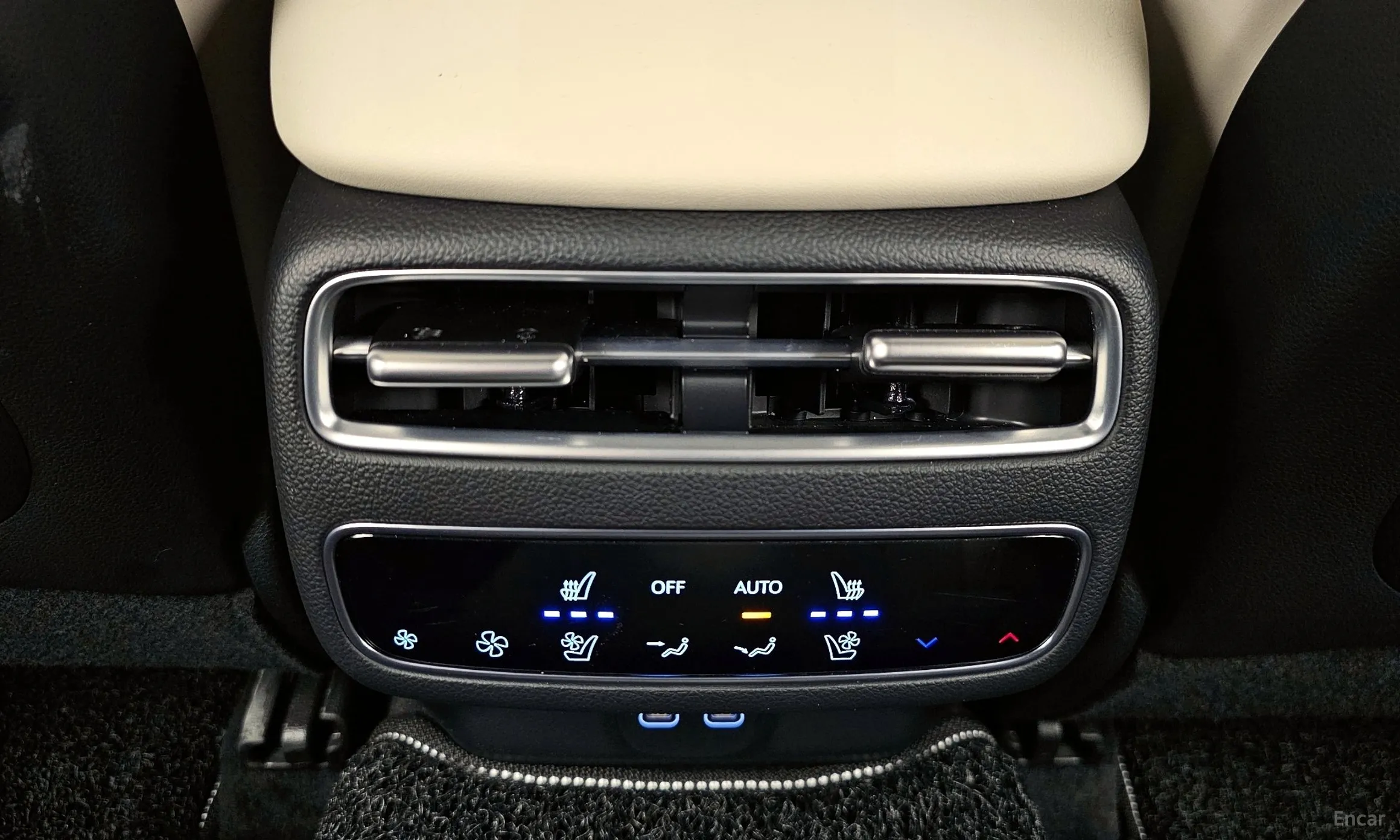Genesis GV70 превью 18
