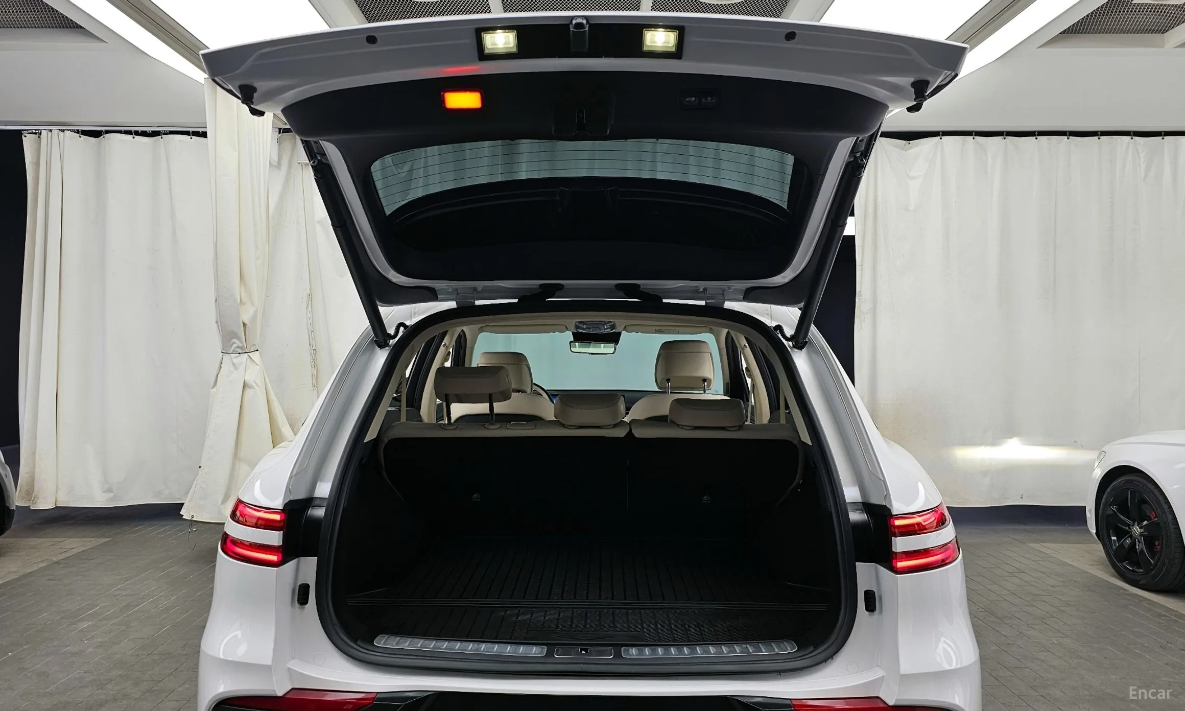 Genesis GV70 превью 20