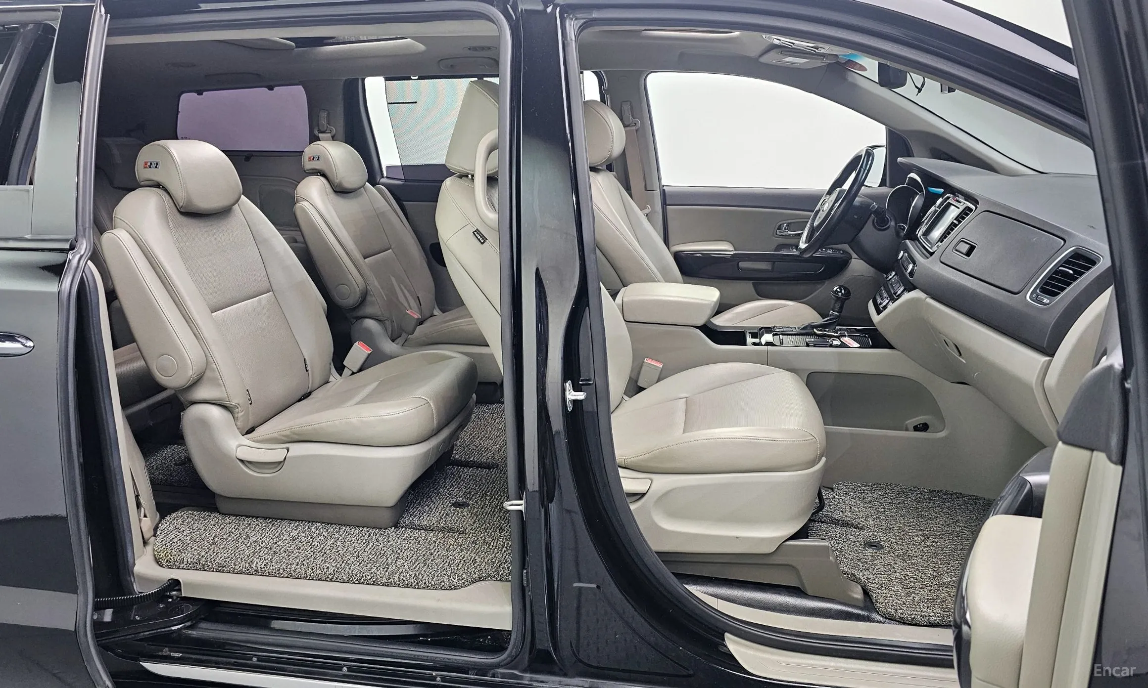 Kia Carnival превью 10