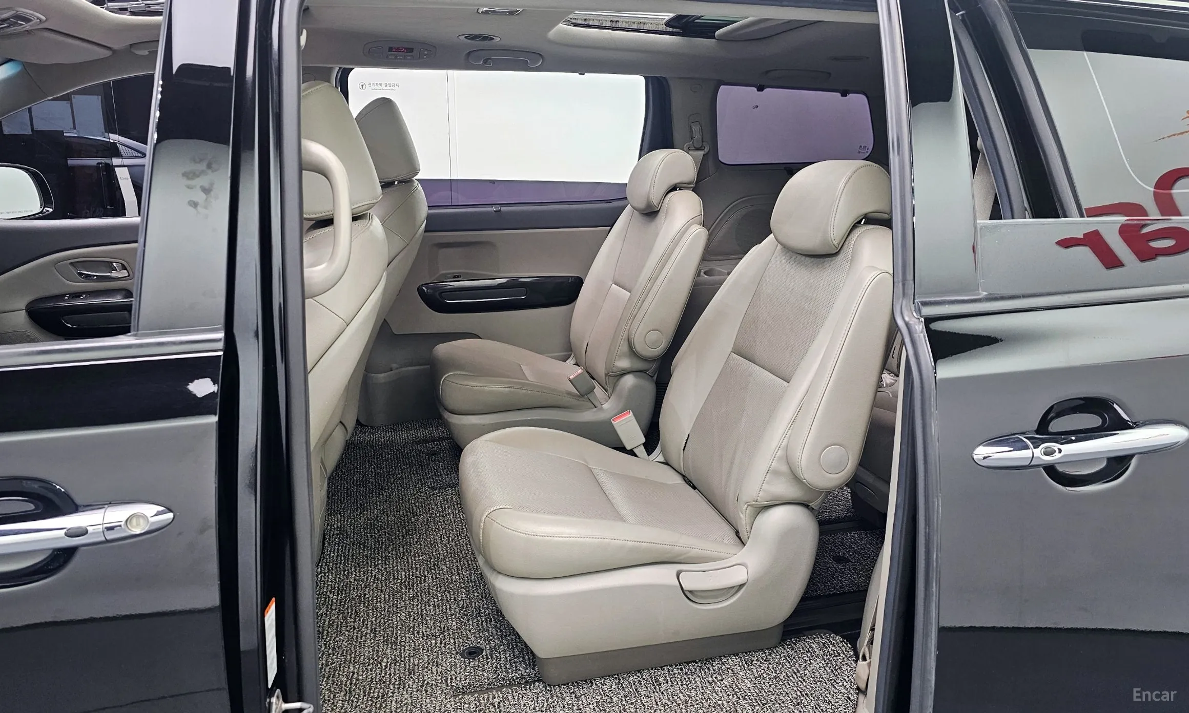 Kia Carnival превью 12