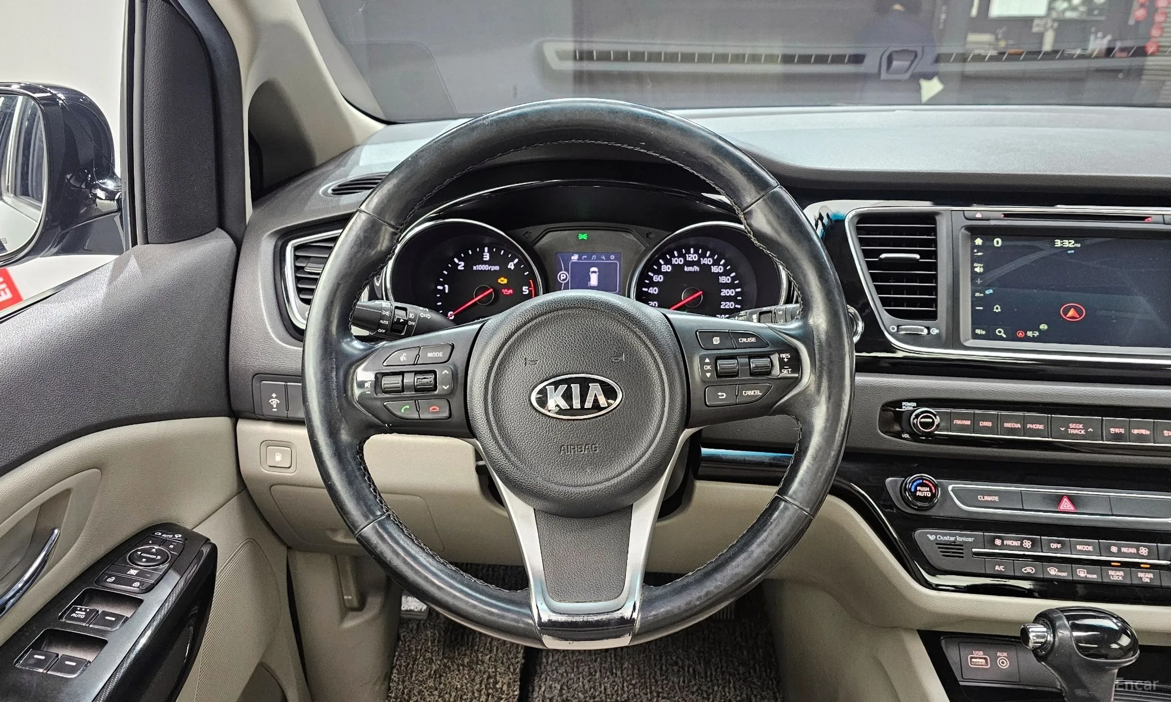Kia Carnival превью 13