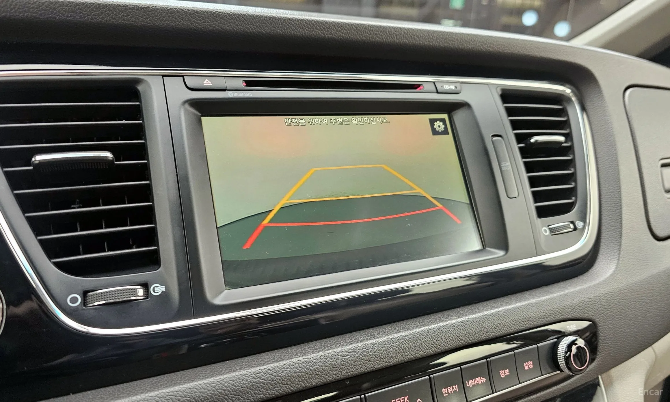 Kia Carnival превью 15