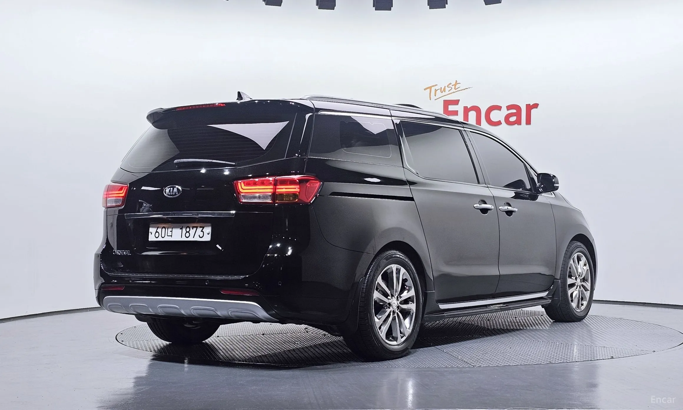 Kia Carnival превью 2