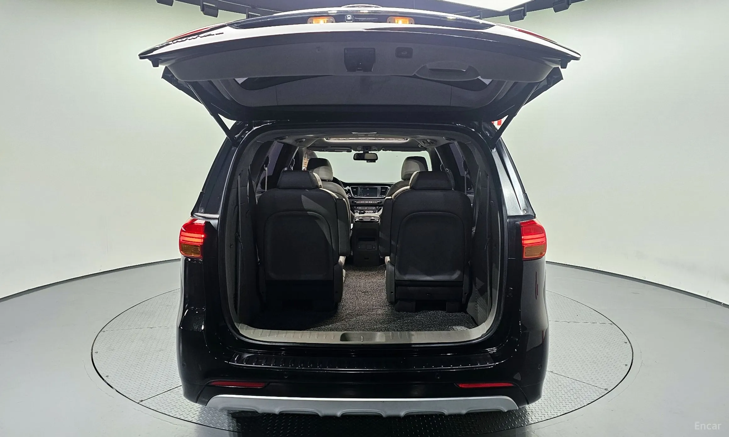 Kia Carnival превью 20