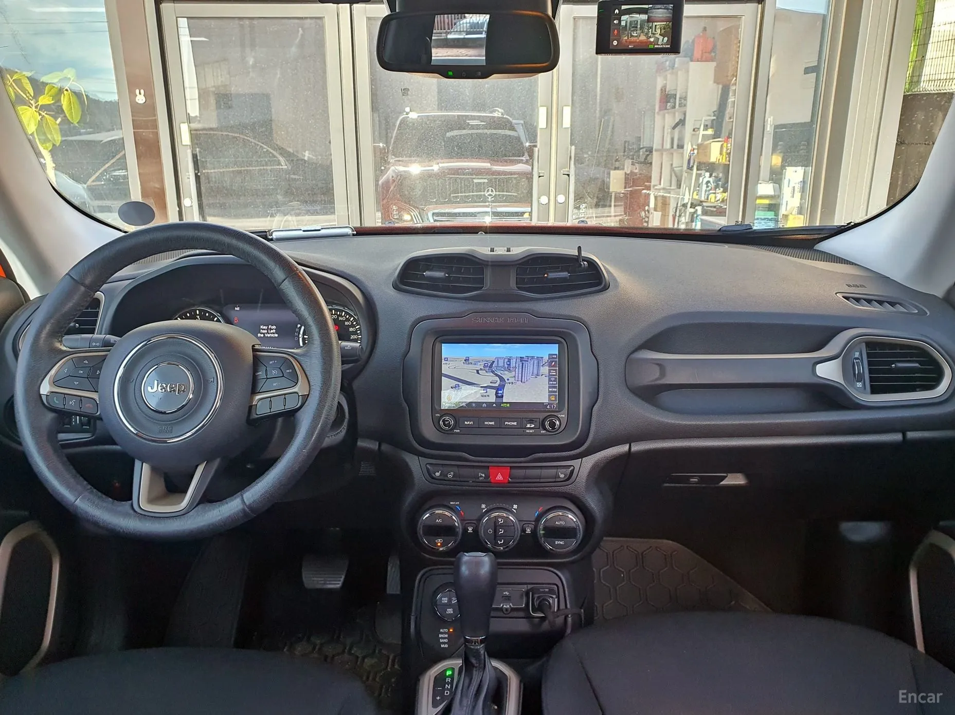 Jeep Renegade превью 5