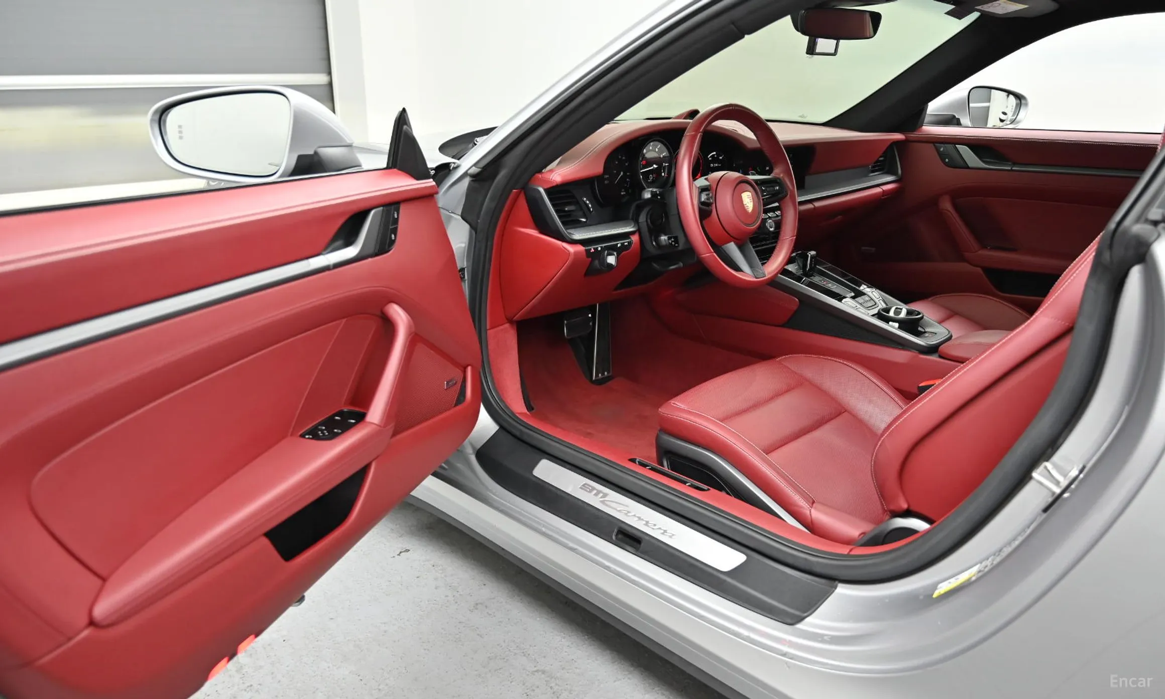 Porsche 911 (992) превью 11