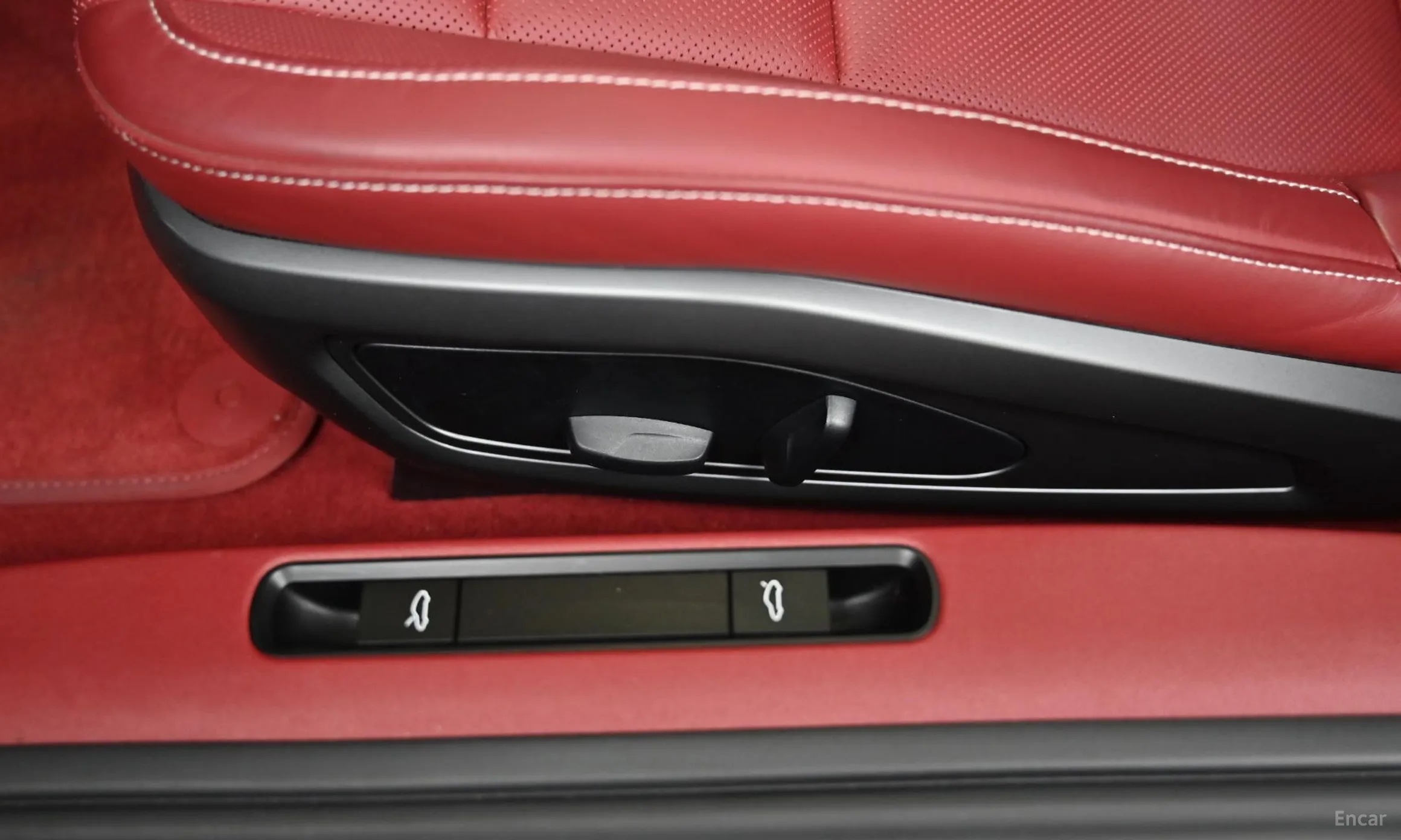 Porsche 911 (992) превью 16